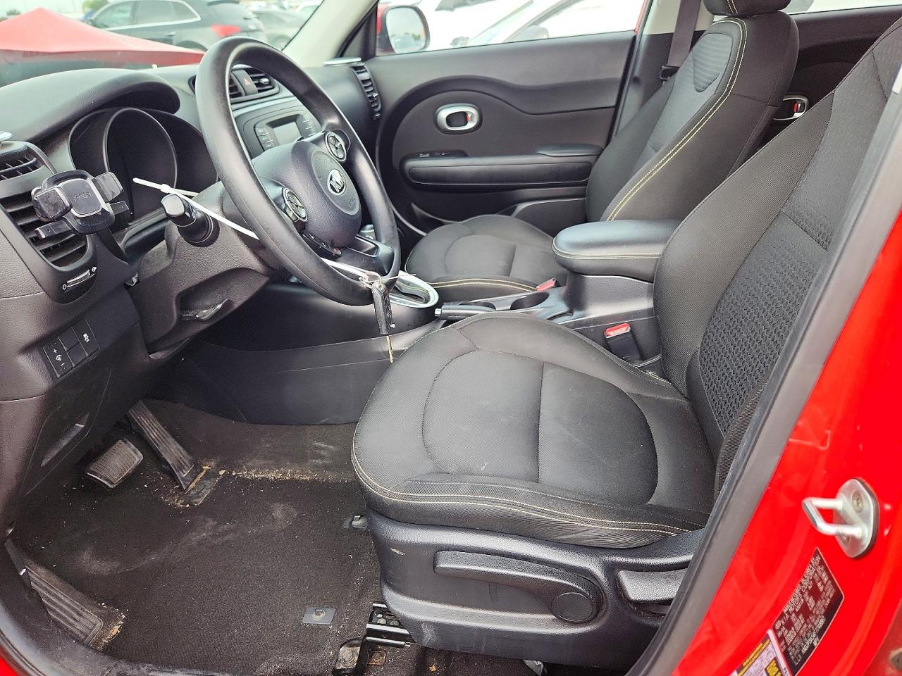 2015 Kia Soul + Red vin: KNDJP3A54F7748861