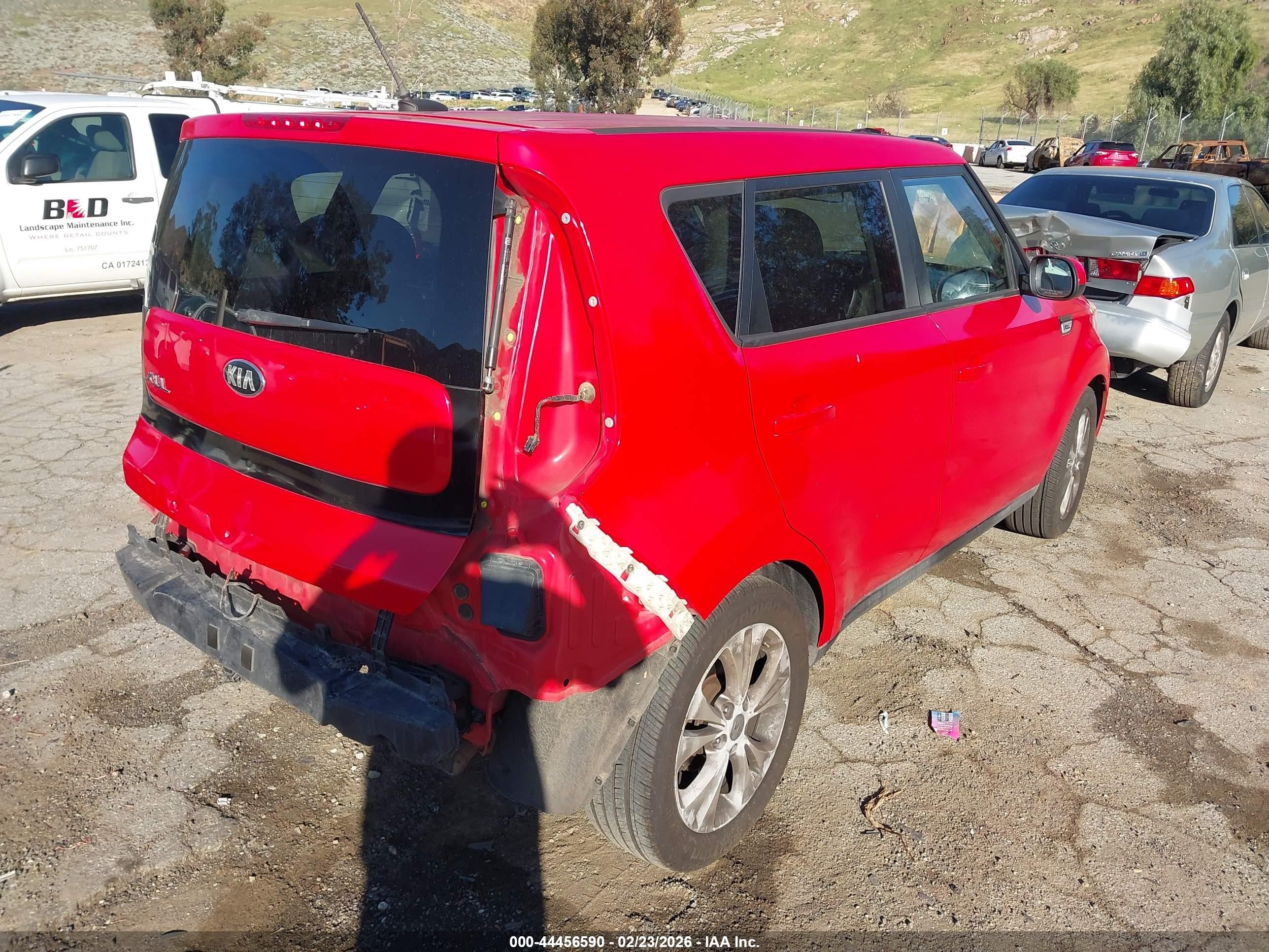 2015 Kia Soul + Red vin: KNDJP3A54F7761819