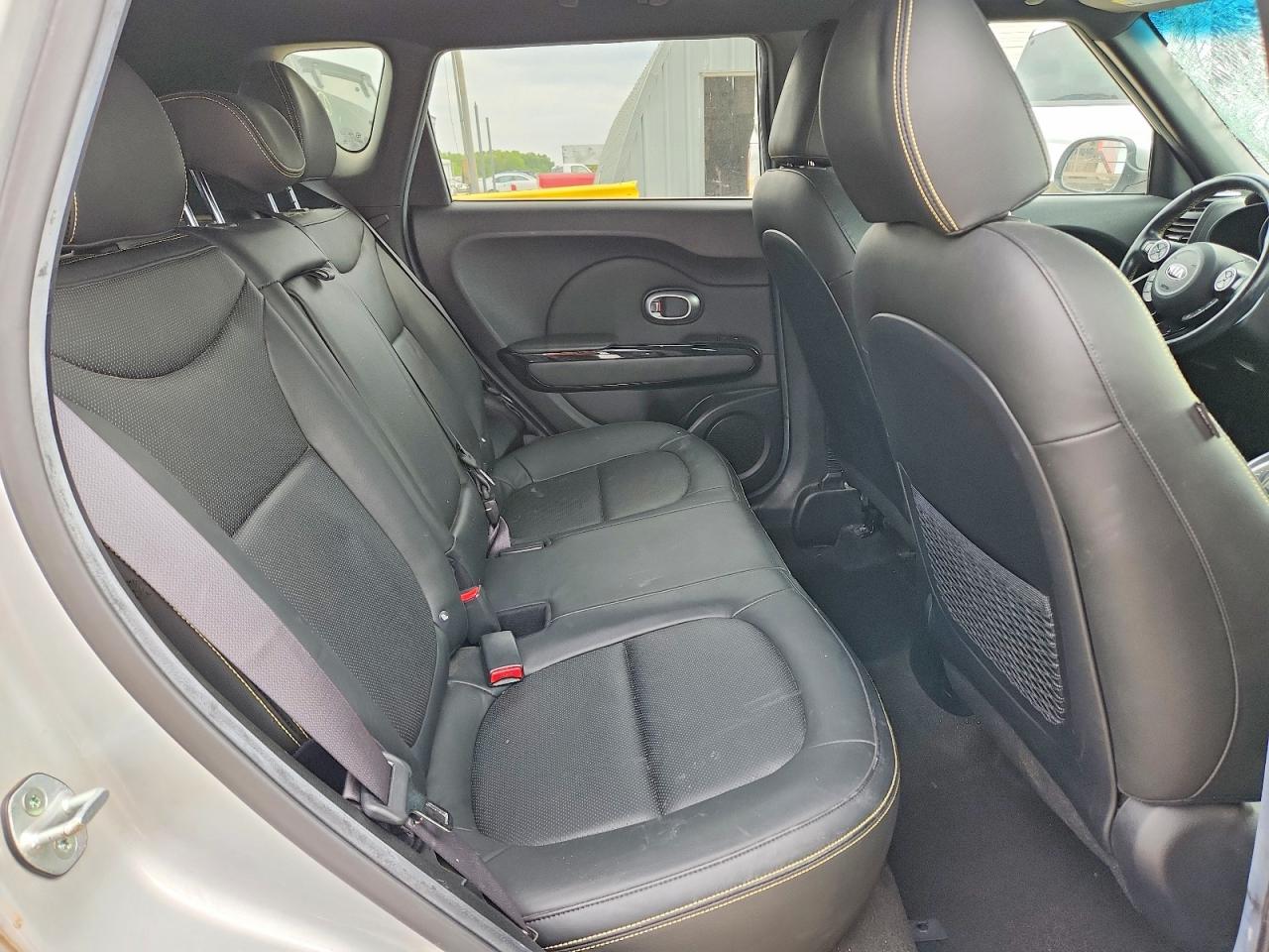 2015 Kia Soul + Silver vin: KNDJP3A54F7770651