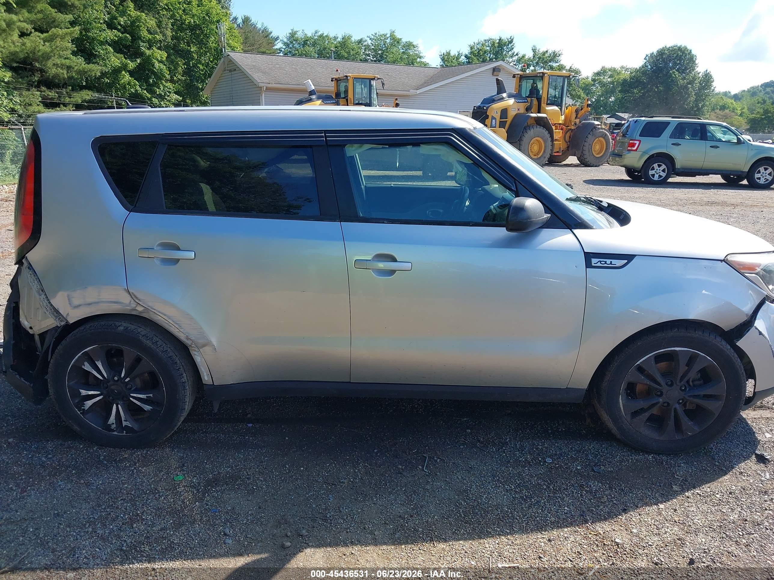 2015 Kia Soul + Серебряный vin: KNDJP3A54F7790947