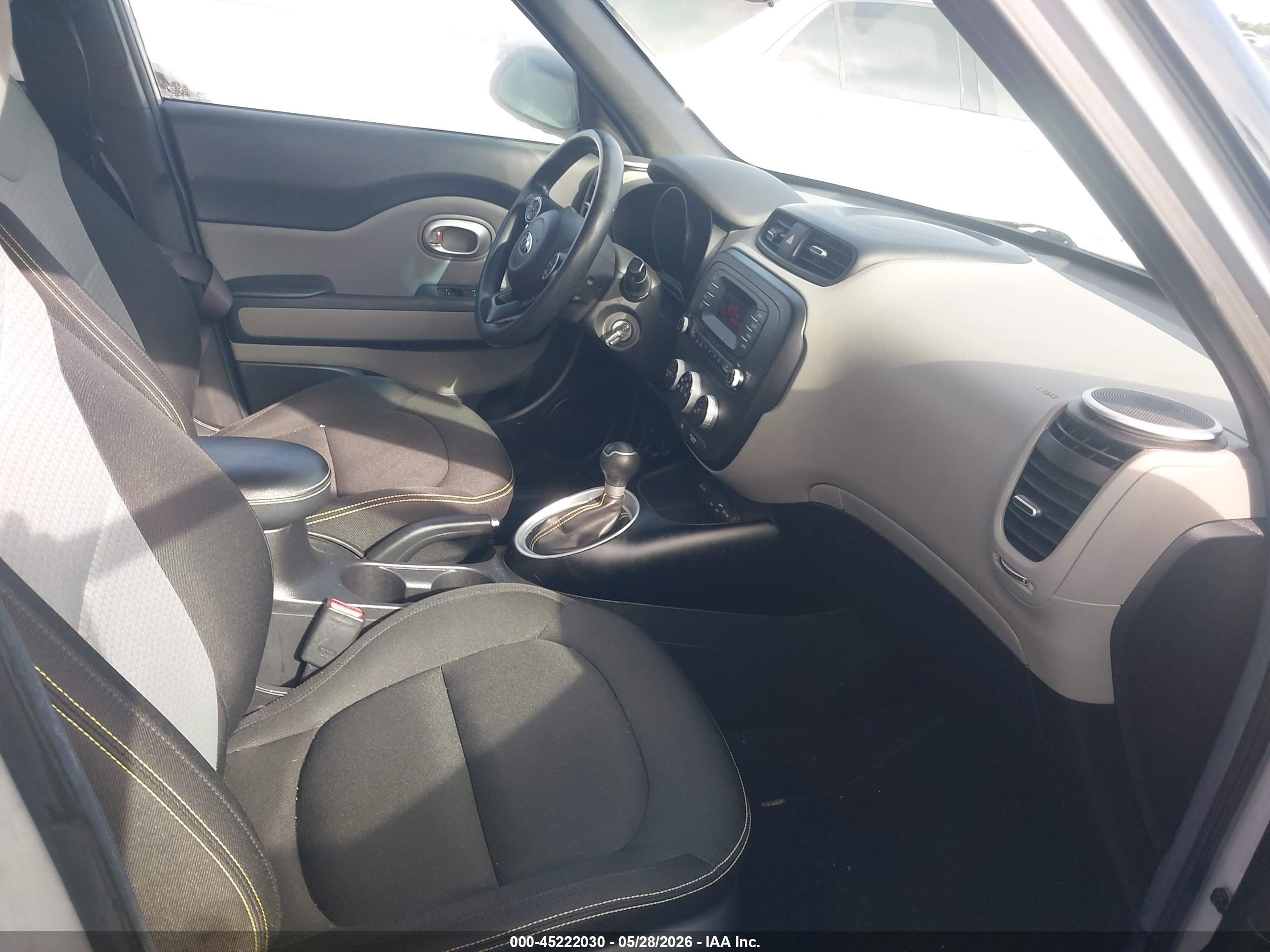 2015 Kia Soul + Silver vin: KNDJP3A54F7802773