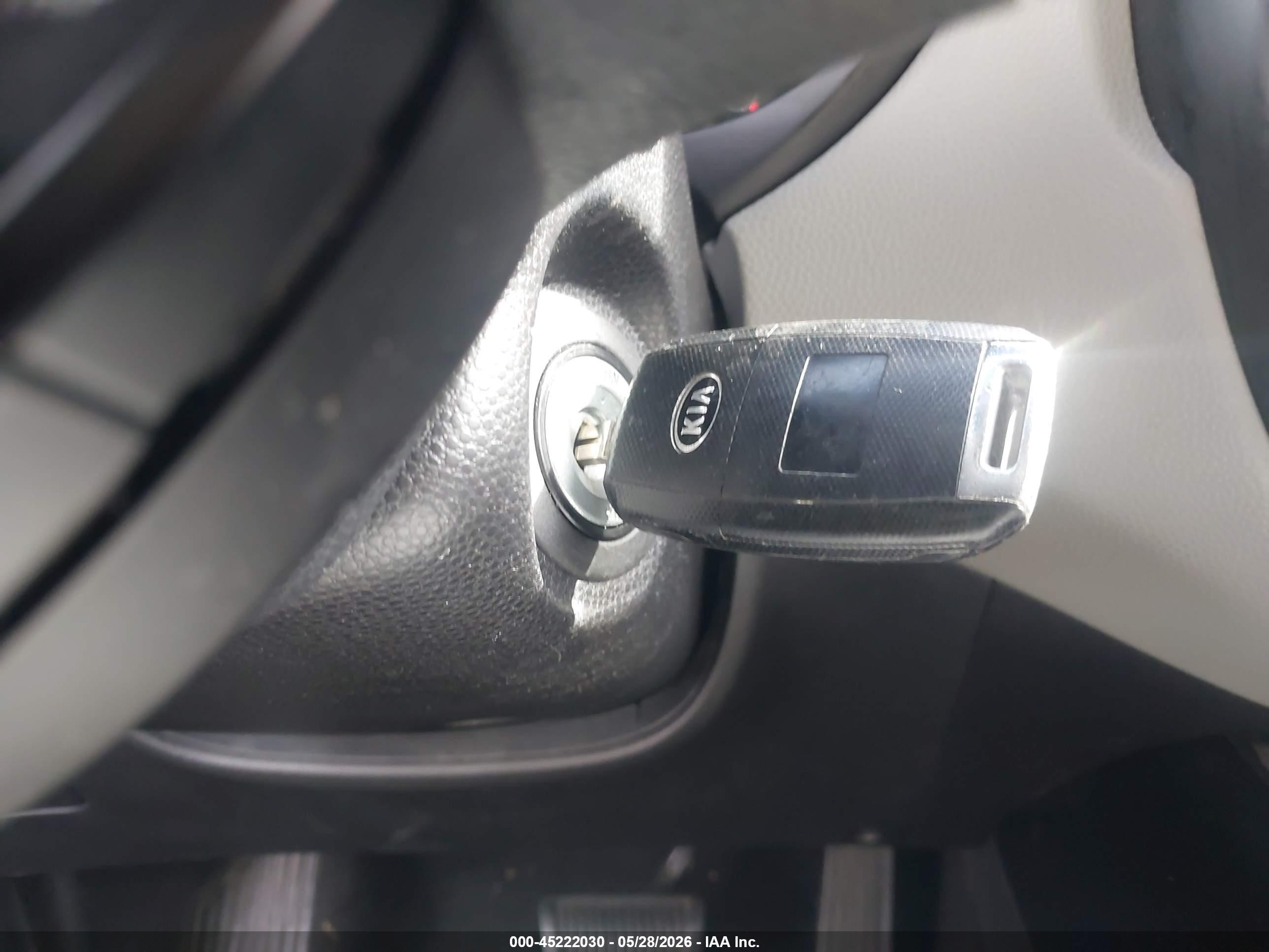 2015 Kia Soul + Silver vin: KNDJP3A54F7802773