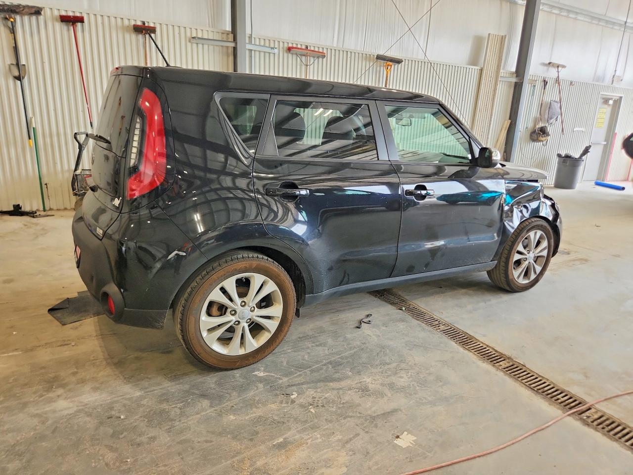 2014 Kia Soul + Black vin: KNDJP3A55E7021873