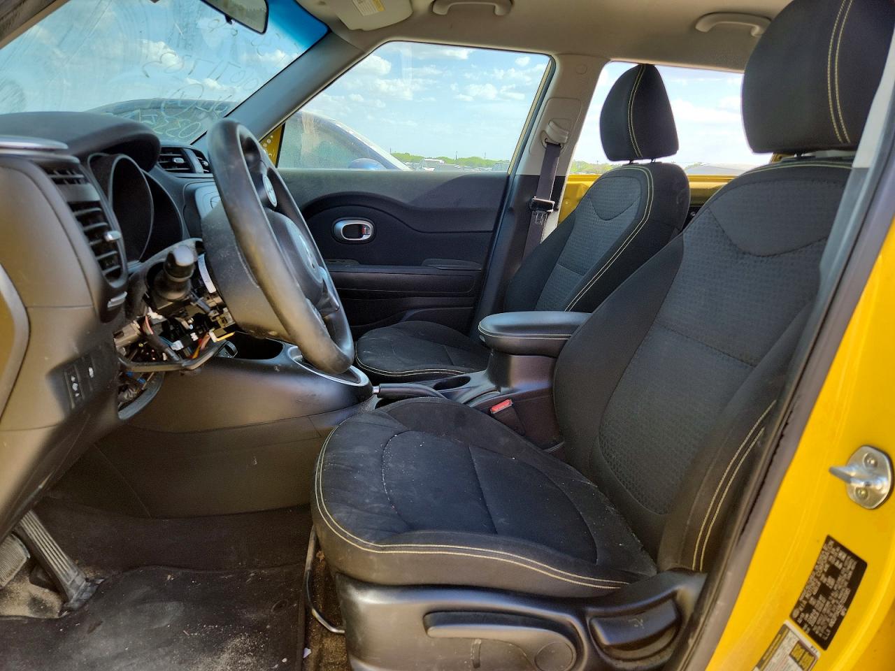 2014 Kia Soul + Yellow vin: KNDJP3A55E7033585