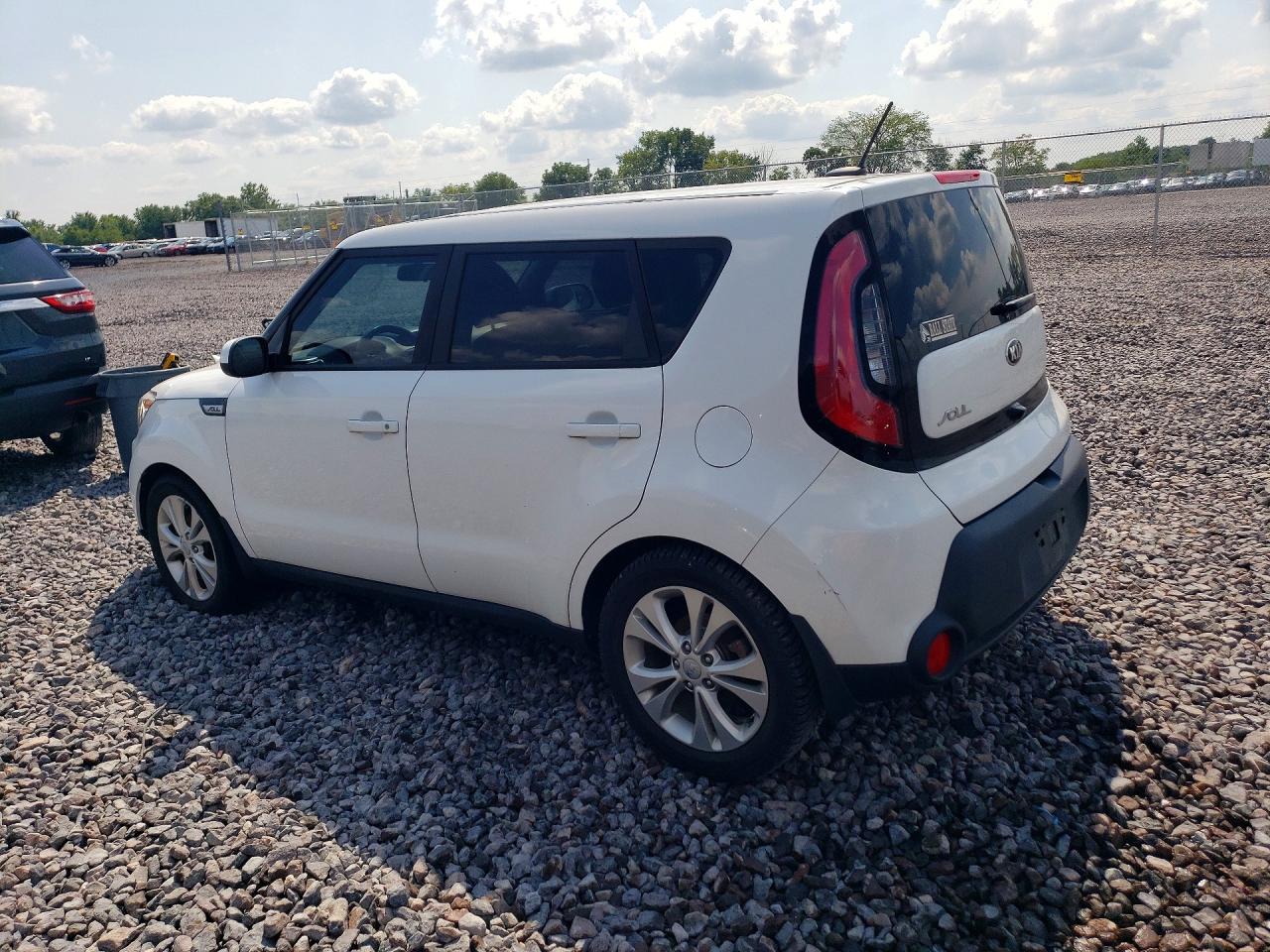 2015 Kia Soul + White vin: KNDJP3A55F7144767