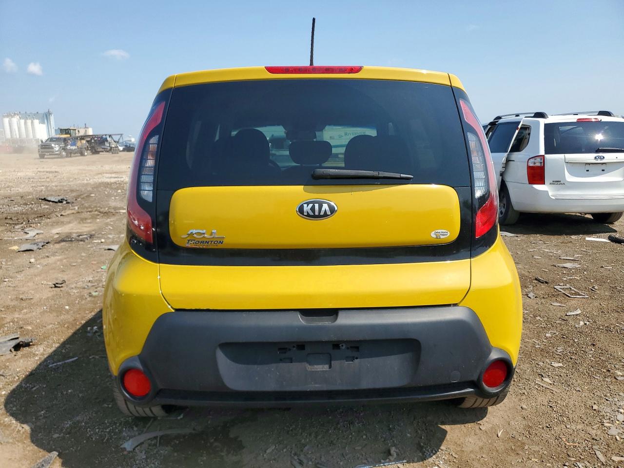 2015 Kia Soul + Yellow vin: KNDJP3A55F7183973