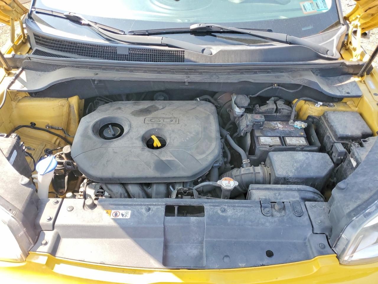 2015 Kia Soul + Yellow vin: KNDJP3A55F7183973