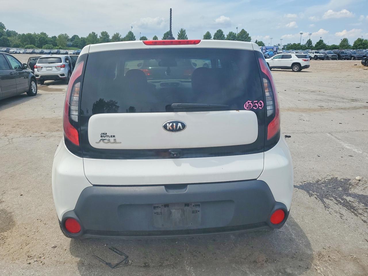 2015 Kia Soul + White vin: KNDJP3A55F7191913