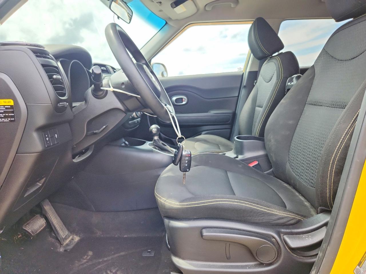 2015 Kia Soul + Yellow vin: KNDJP3A55F7202084