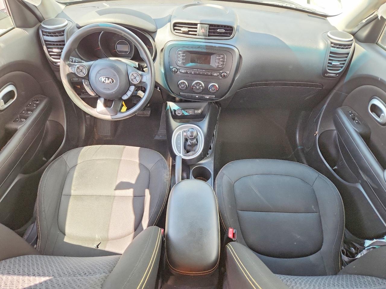2015 Kia Soul + White vin: KNDJP3A55F7207916