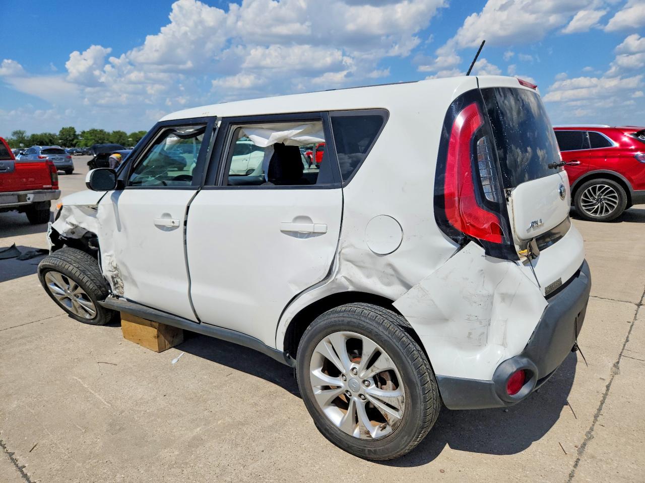 2015 Kia Soul + White vin: KNDJP3A55F7207916
