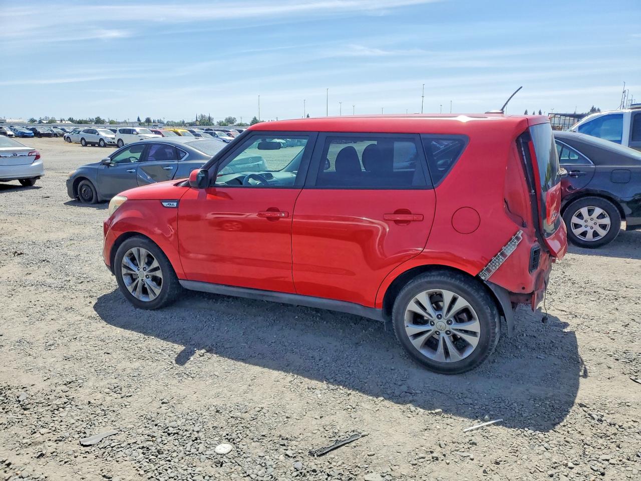 2015 Kia Soul + Red vin: KNDJP3A55F7749887