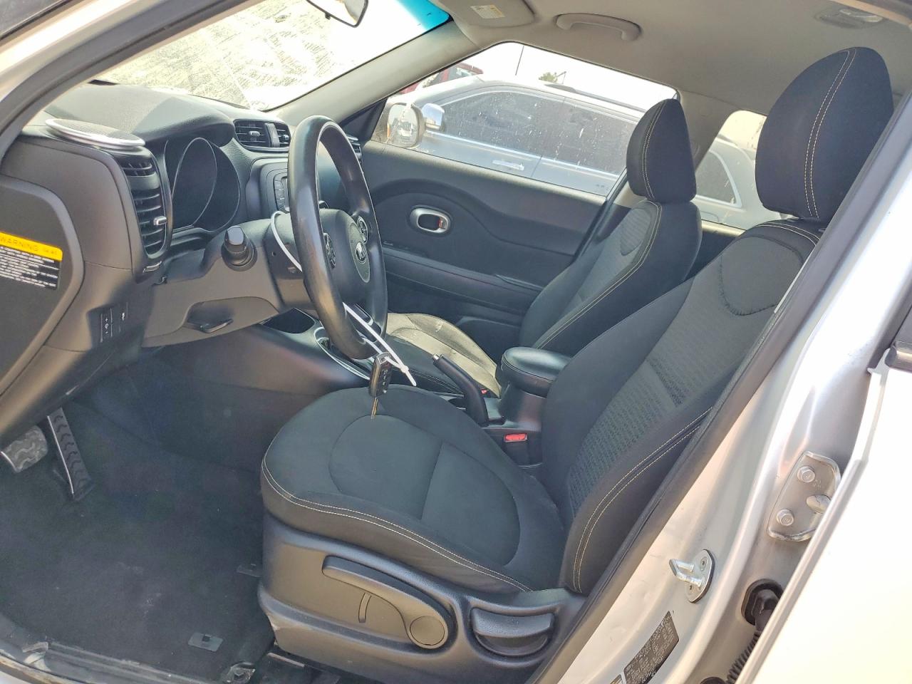 2015 Kia Soul + Silver vin: KNDJP3A55F7770223