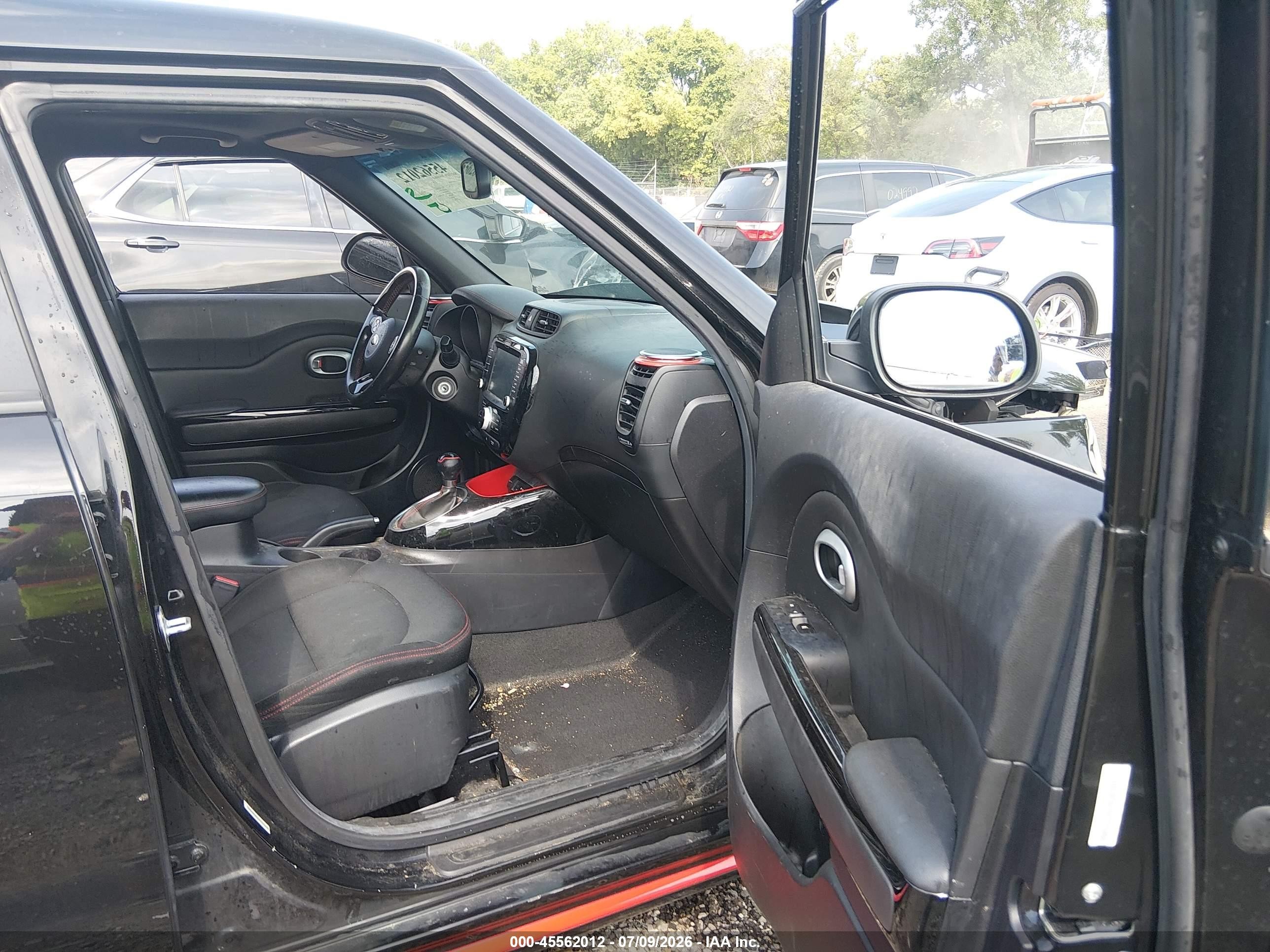 2015 Kia Soul + Black vin: KNDJP3A55F7775888