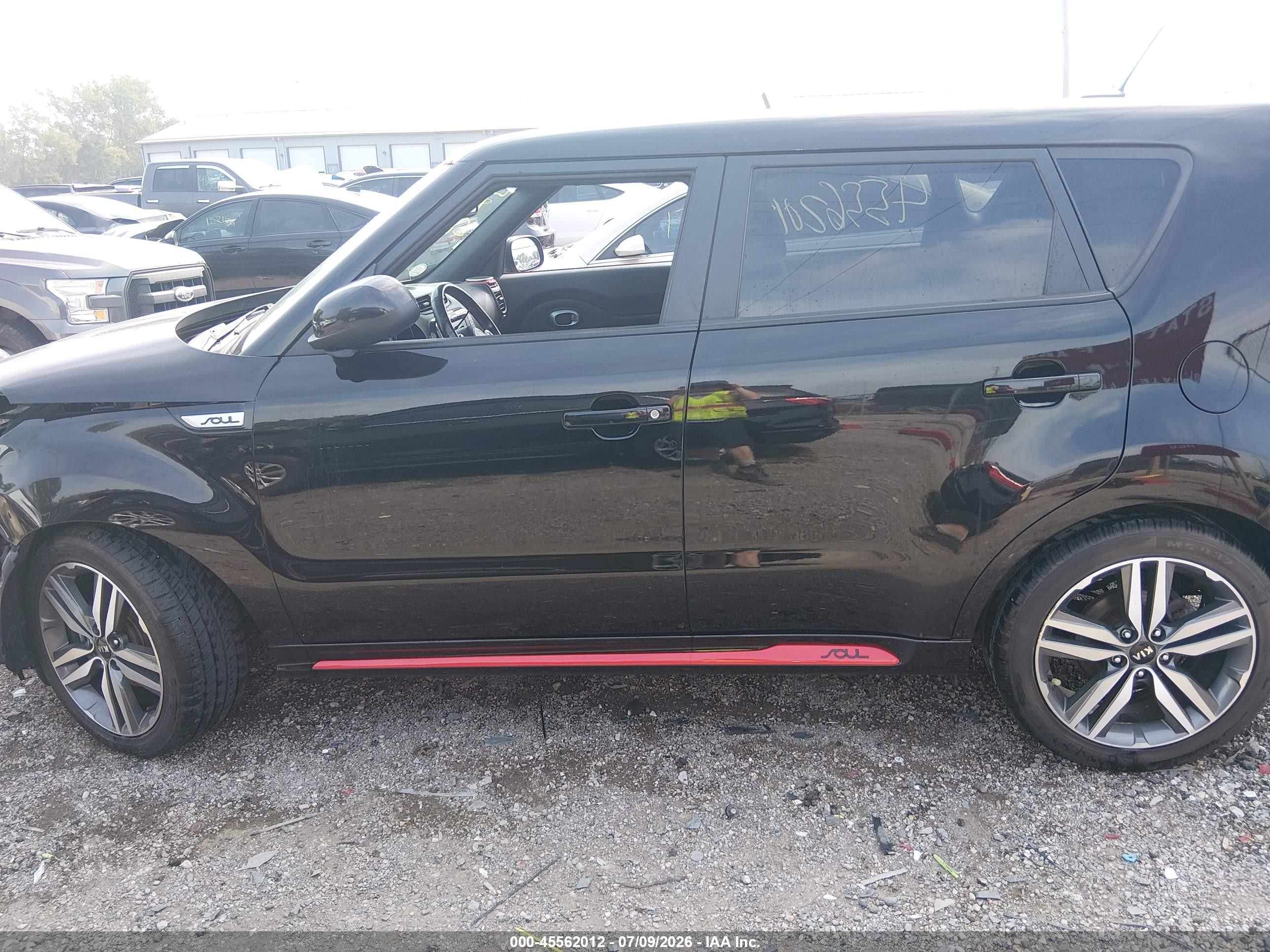 2015 Kia Soul + Black vin: KNDJP3A55F7775888
