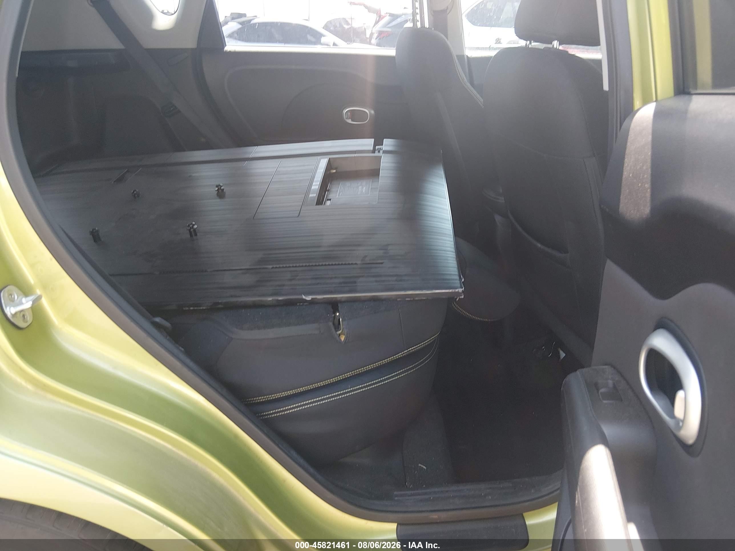 2015 Kia Soul + Green vin: KNDJP3A55F7784784