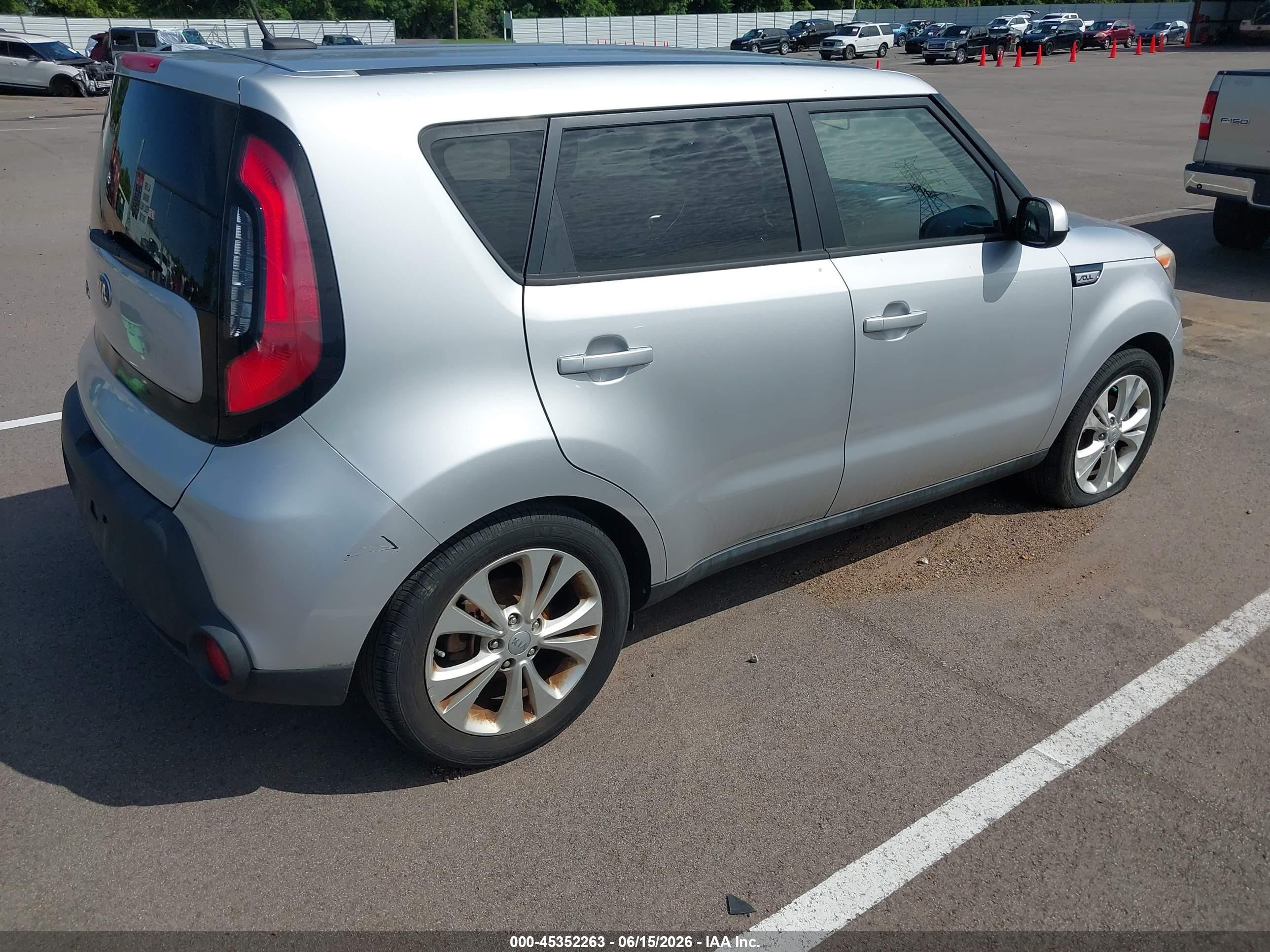 2015 Kia Soul + Белый vin: KNDJP3A55F7786499