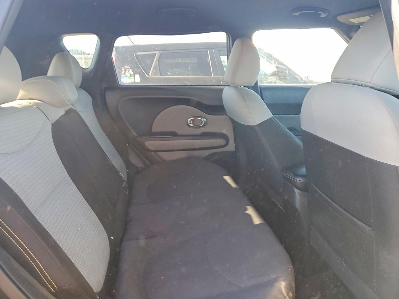2016 Kia Soul + Black vin: KNDJP3A55G7291382