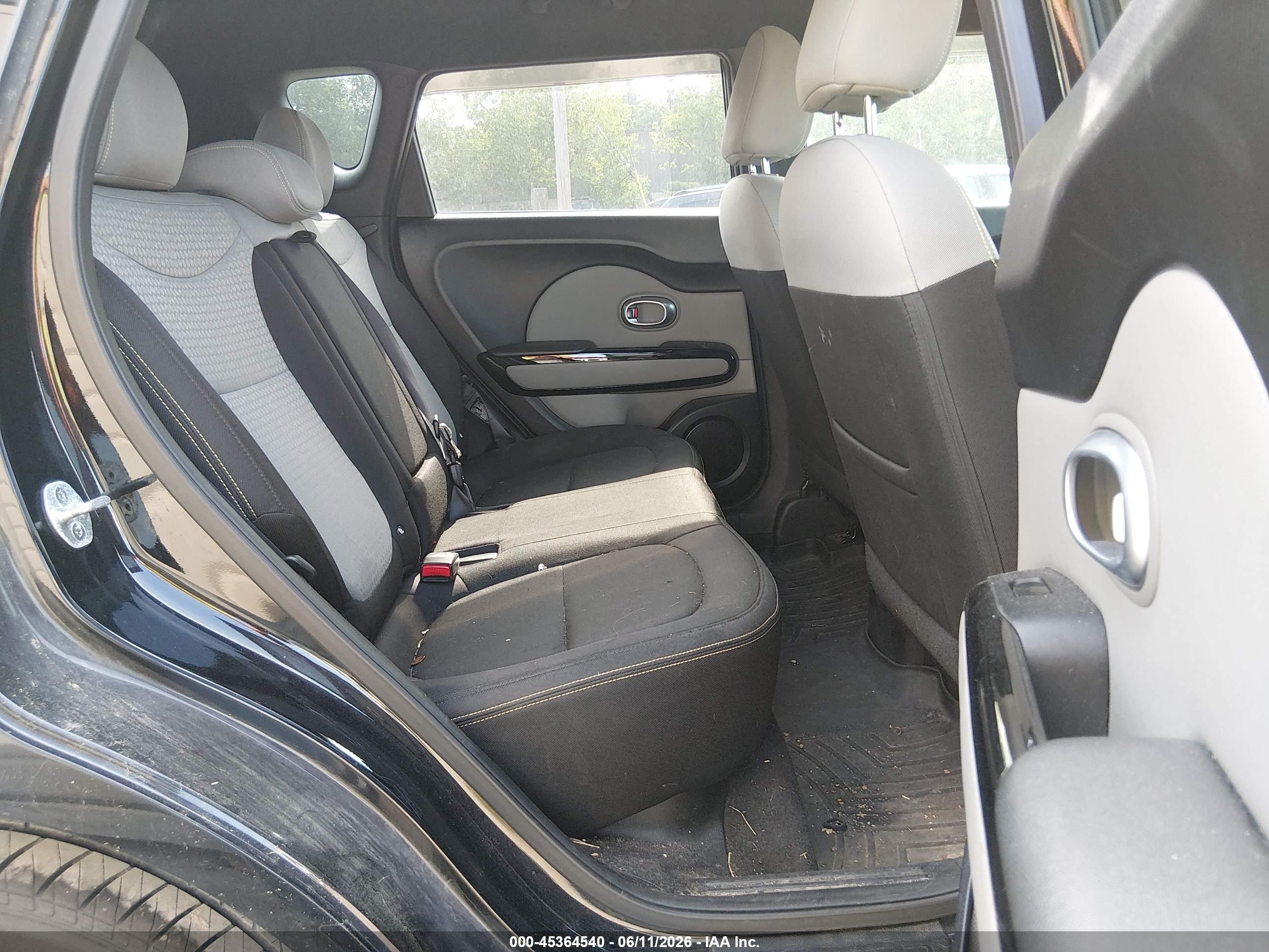 2016 Kia Soul + Black vin: KNDJP3A55G7316622