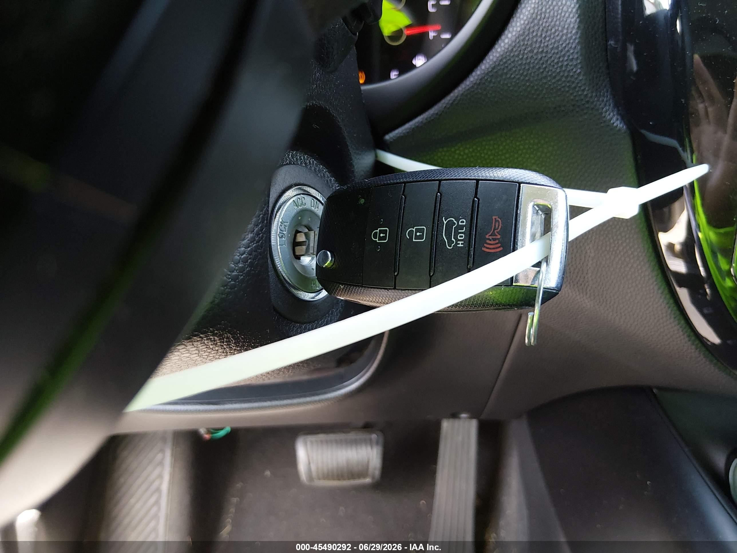 2014 Kia Soul + Yellow vin: KNDJP3A56E7015077