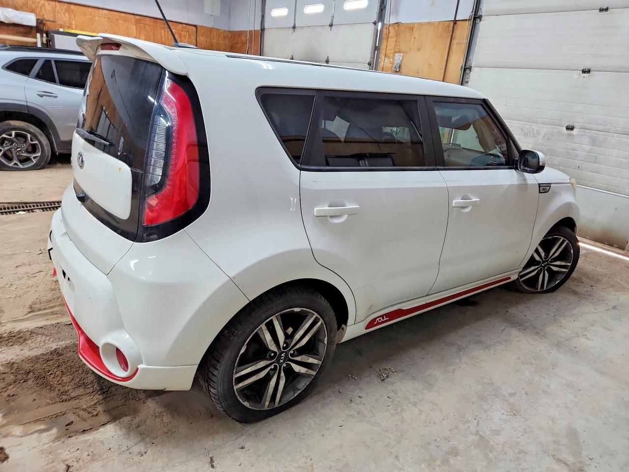 2014 Kia Soul + White vin: KNDJP3A56E7027276