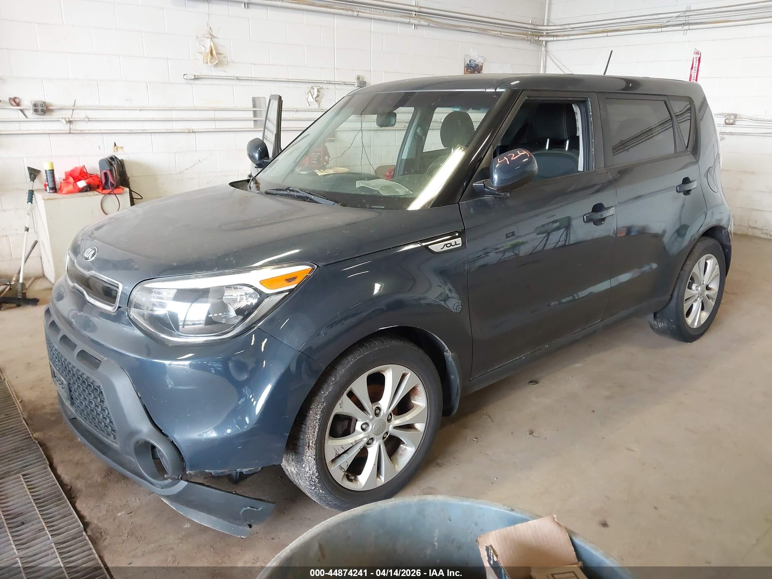 2015 Kia Soul + Black vin: KNDJP3A56F7149038