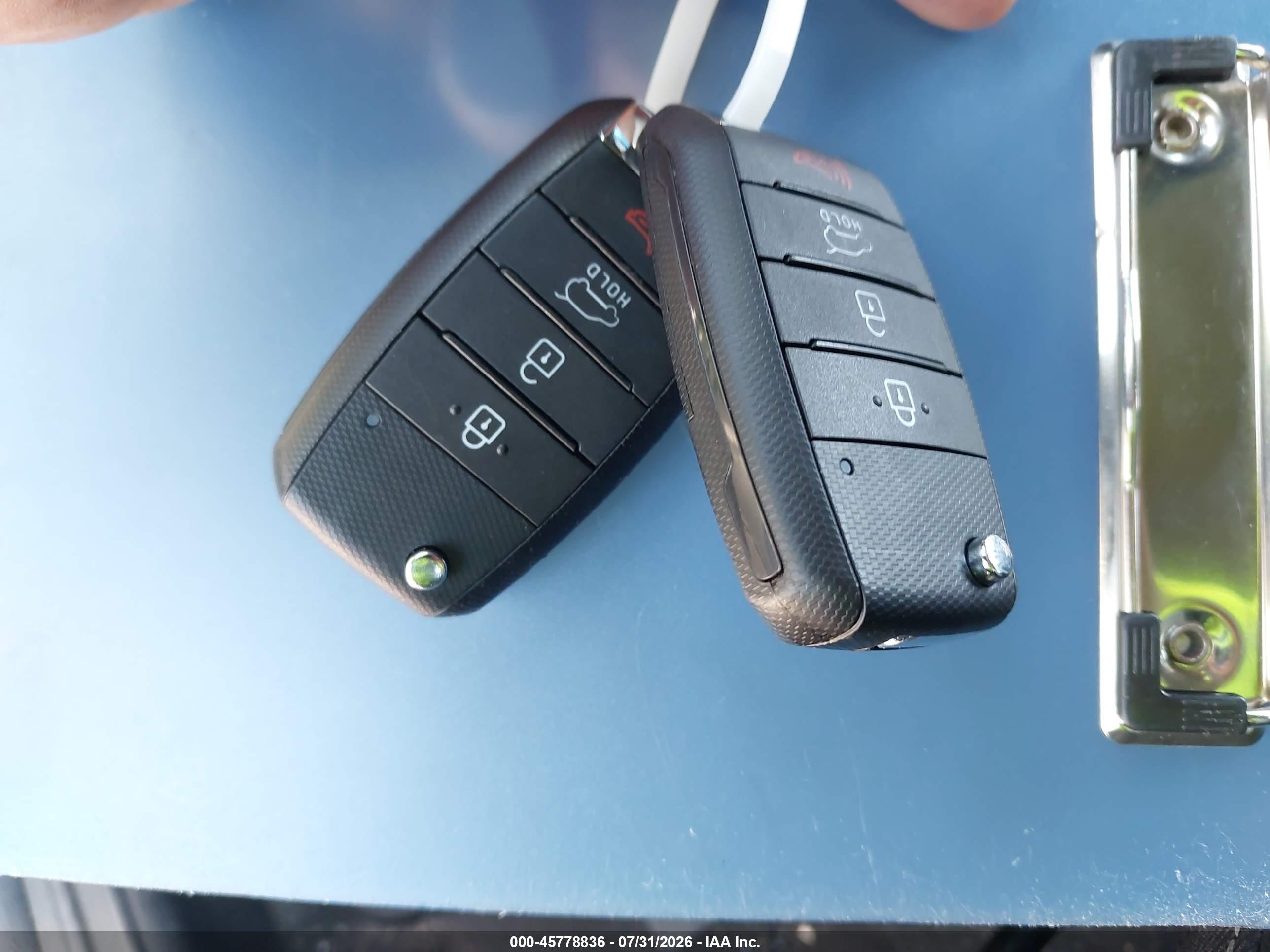2015 Kia Soul + White vin: KNDJP3A56F7159634