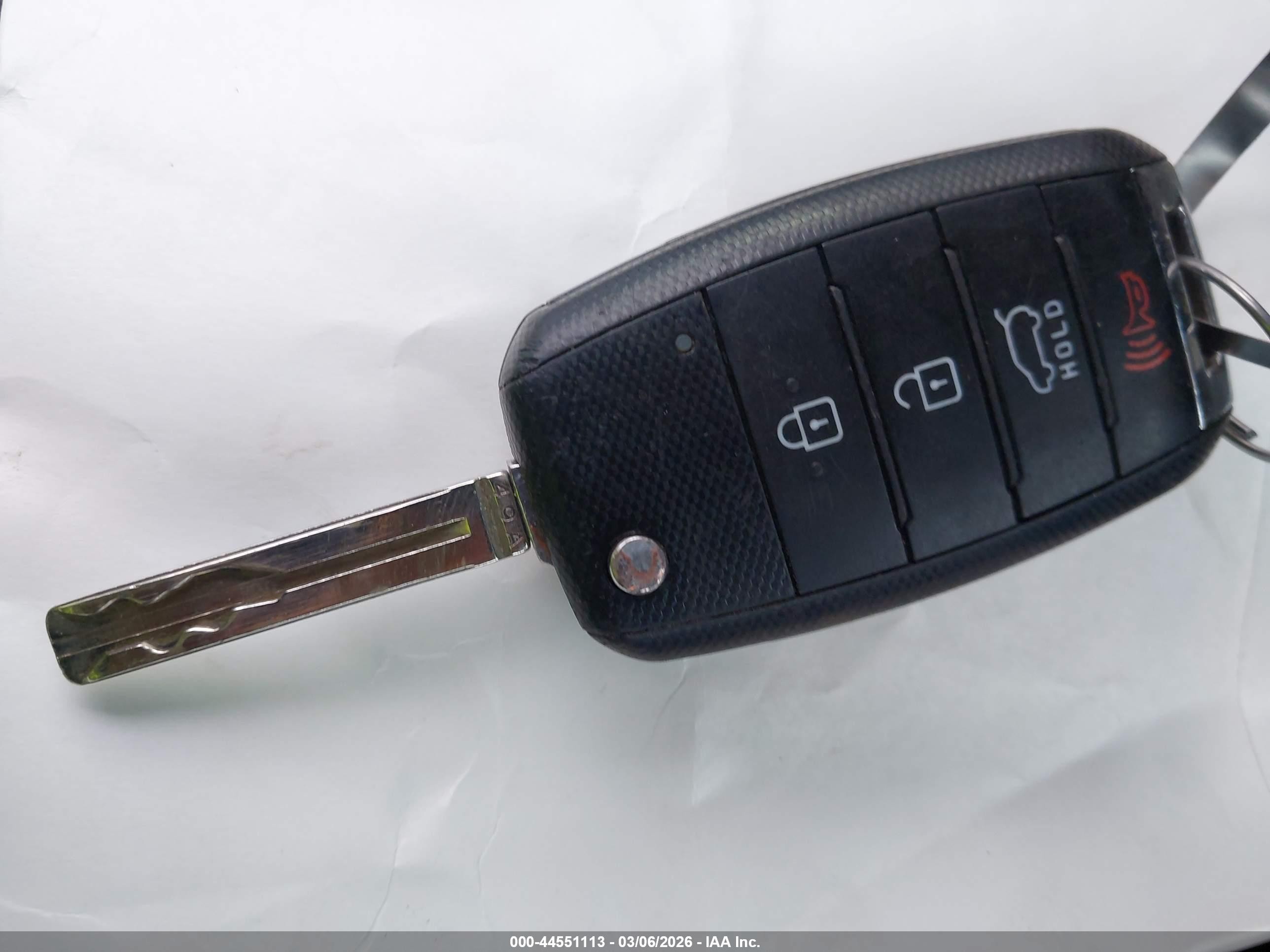 2015 Kia Soul + Белый vin: KNDJP3A56F7163778