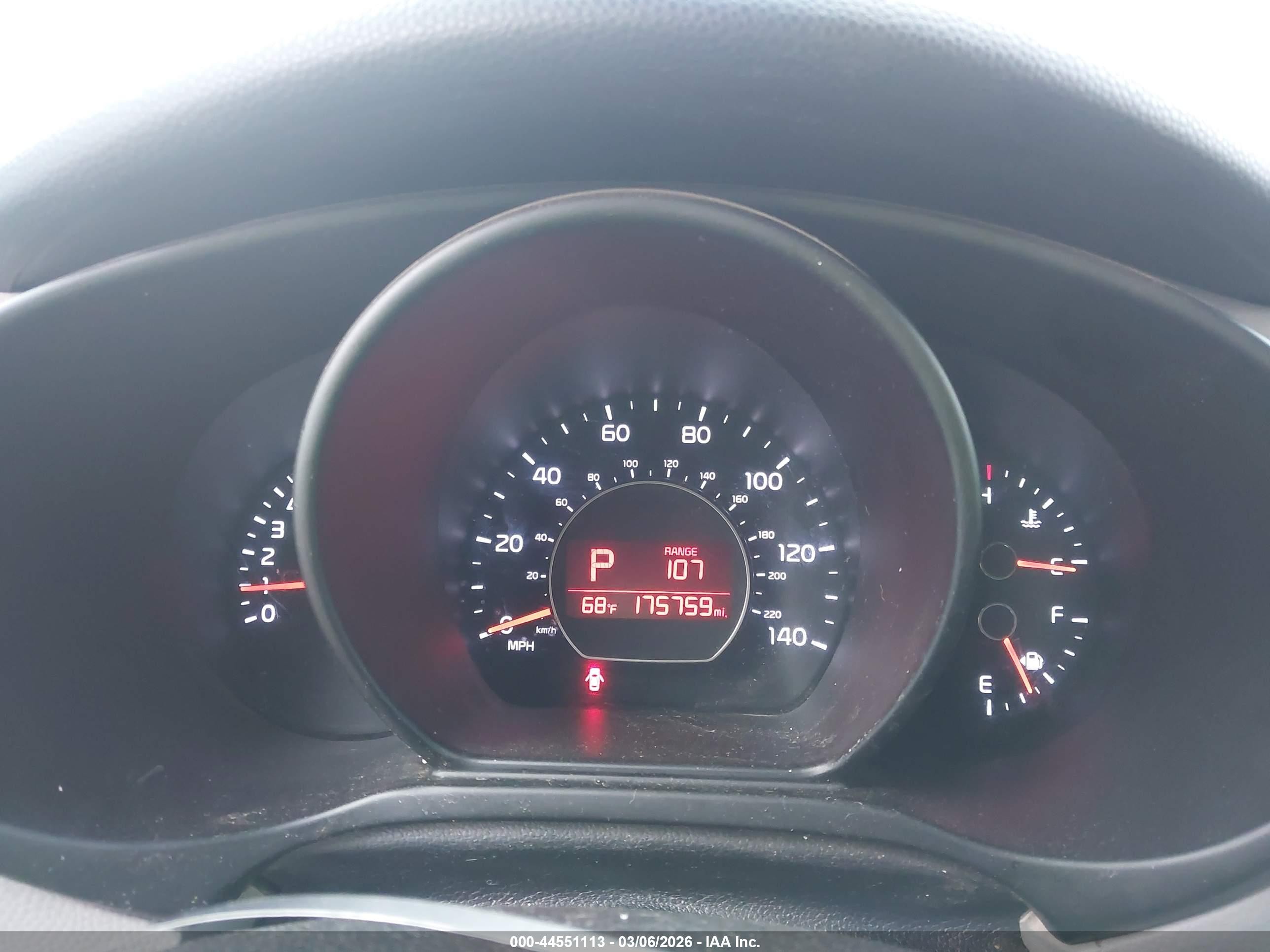 2015 Kia Soul + Белый vin: KNDJP3A56F7163778