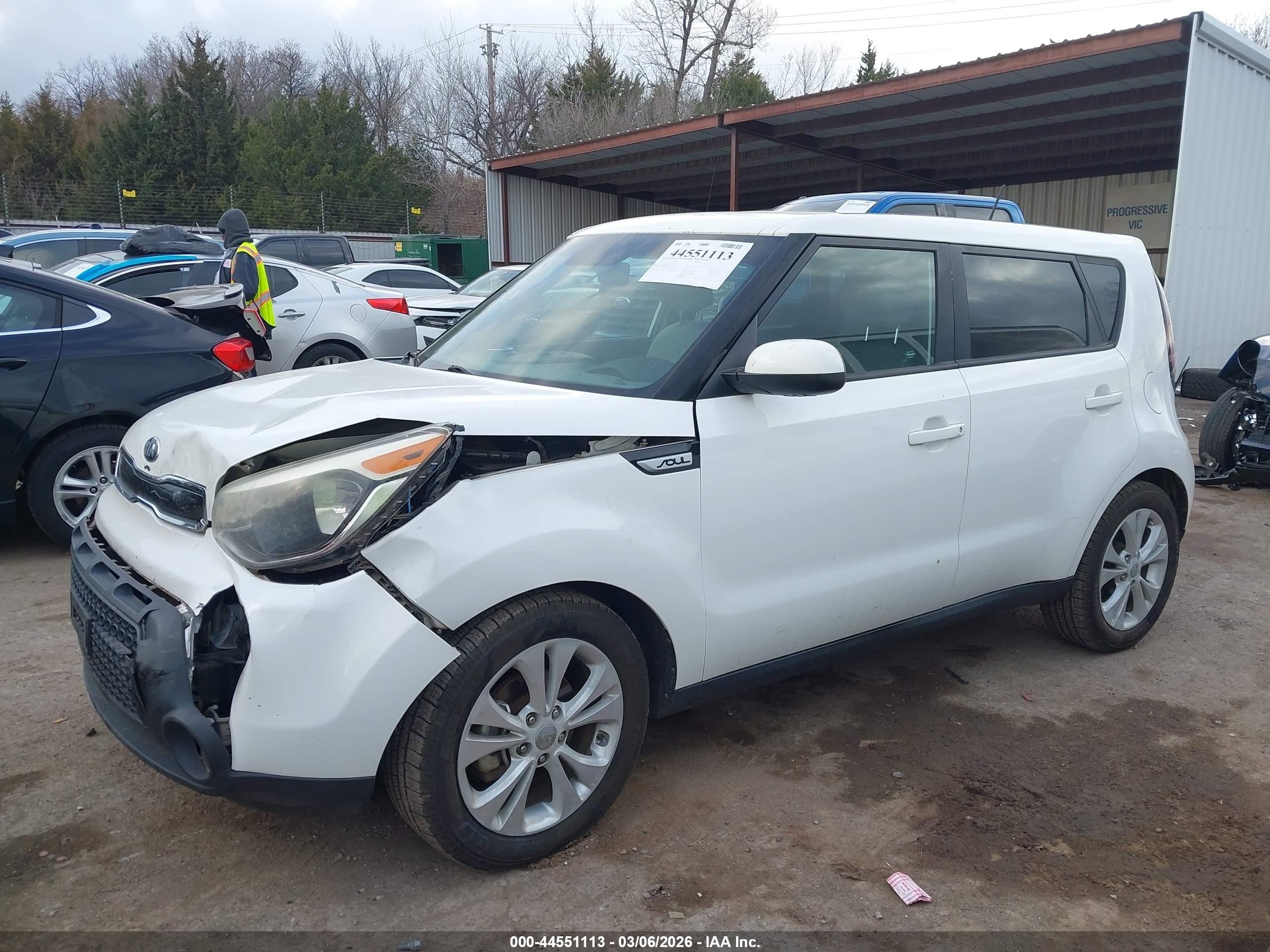 2015 Kia Soul + Белый vin: KNDJP3A56F7163778
