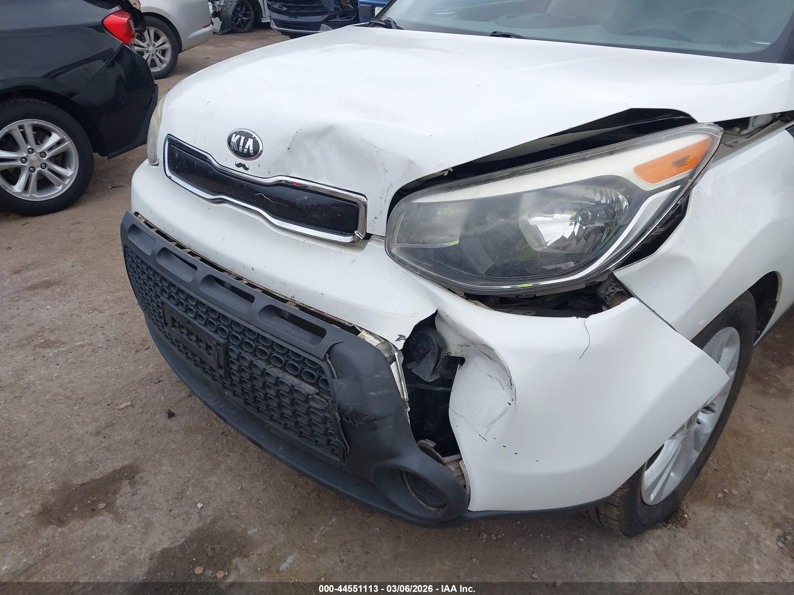 2015 Kia Soul + Белый vin: KNDJP3A56F7163778
