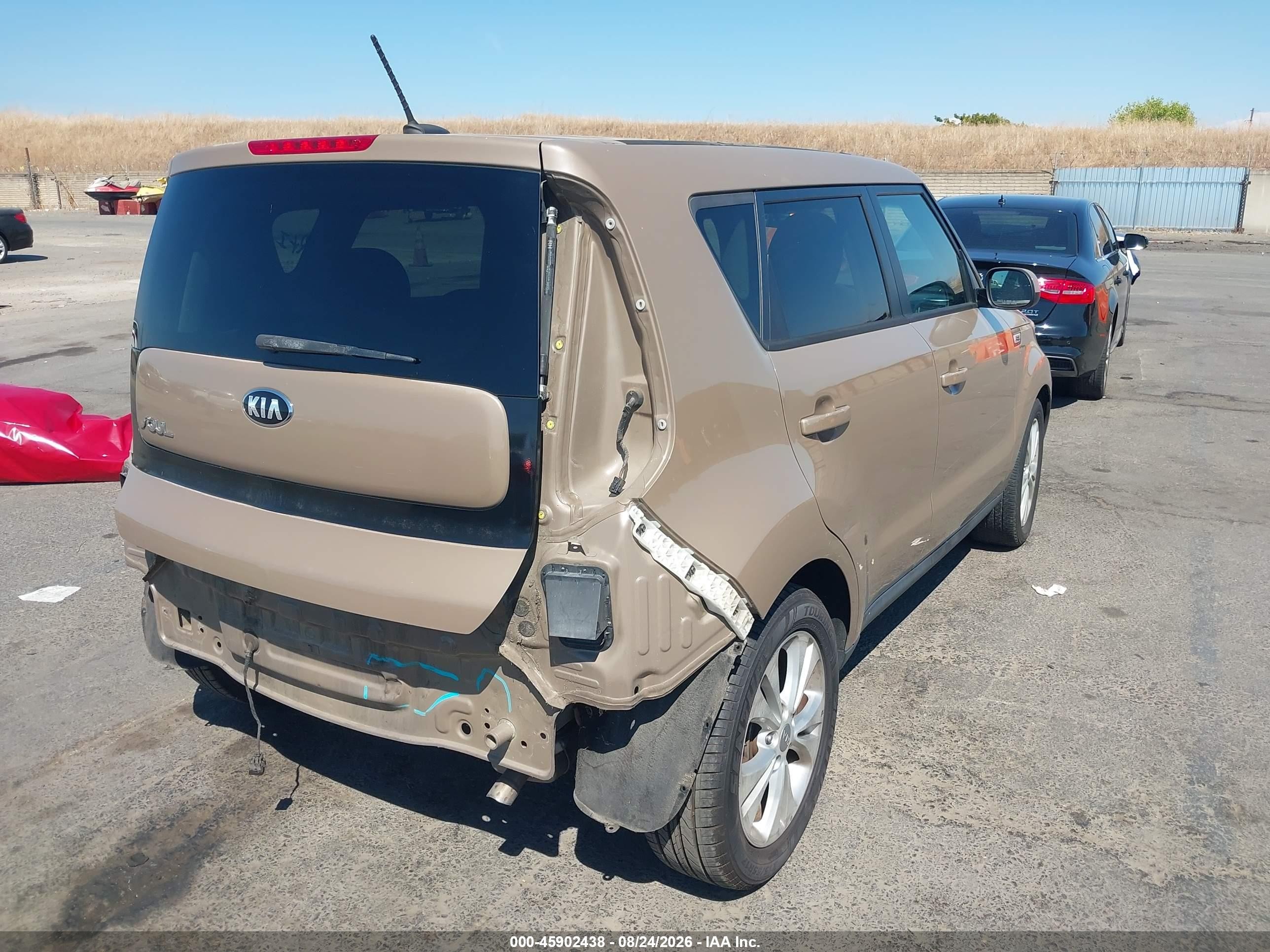 2015 Kia Soul + Tan vin: KNDJP3A56F7193041