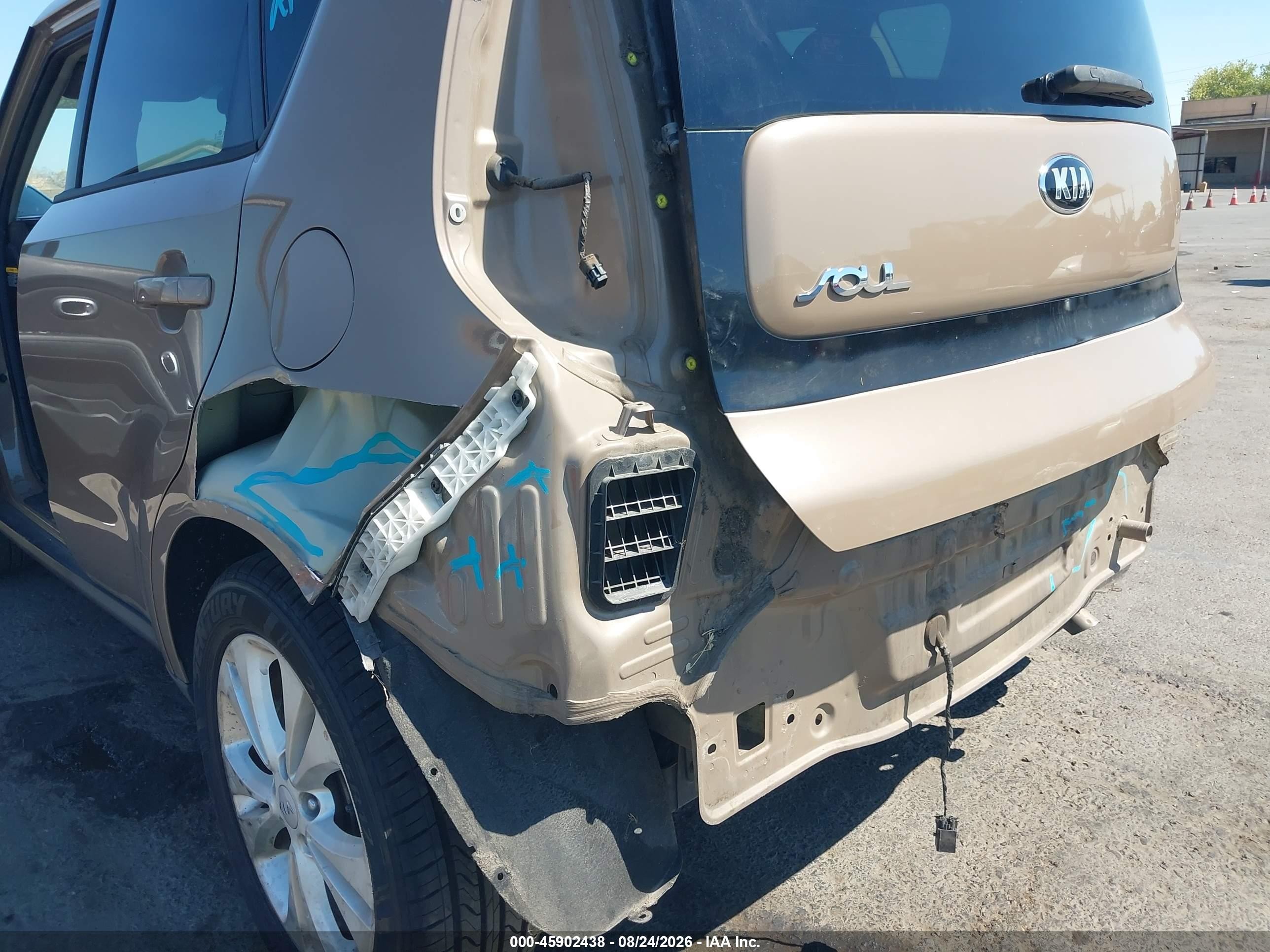 2015 Kia Soul + Tan vin: KNDJP3A56F7193041