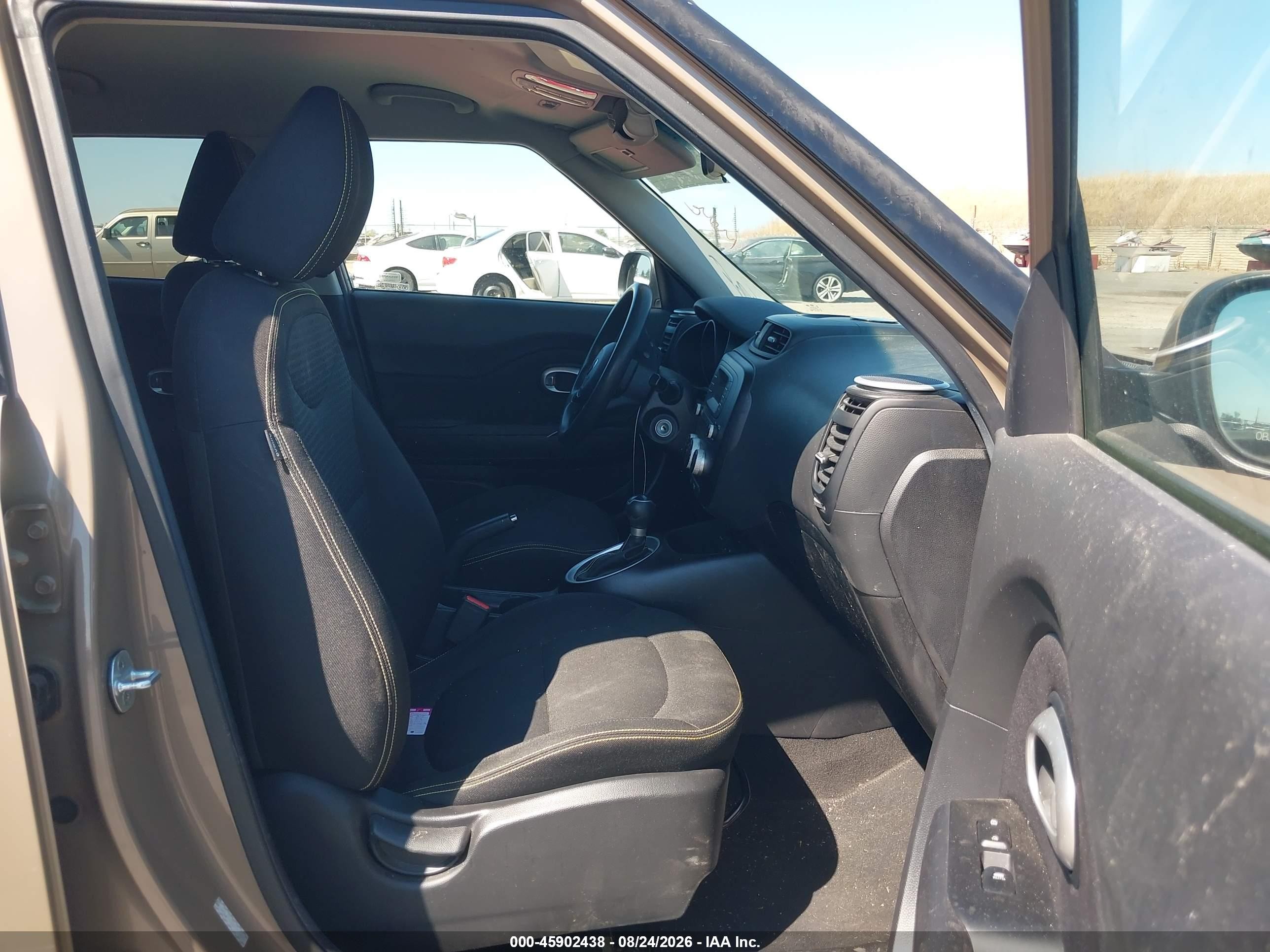 2015 Kia Soul + Tan vin: KNDJP3A56F7193041