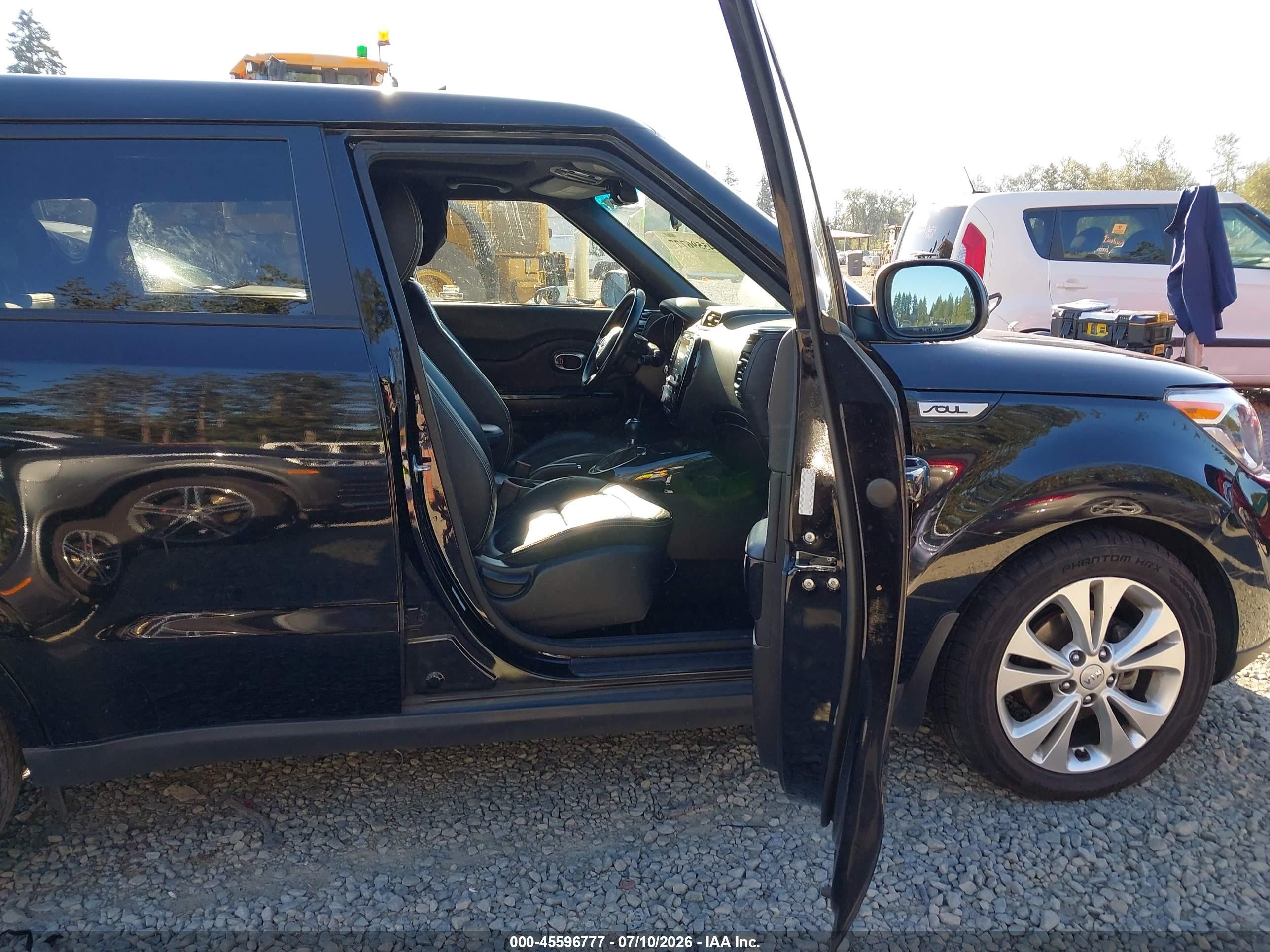 2015 Kia Soul + Black vin: KNDJP3A56F7200795