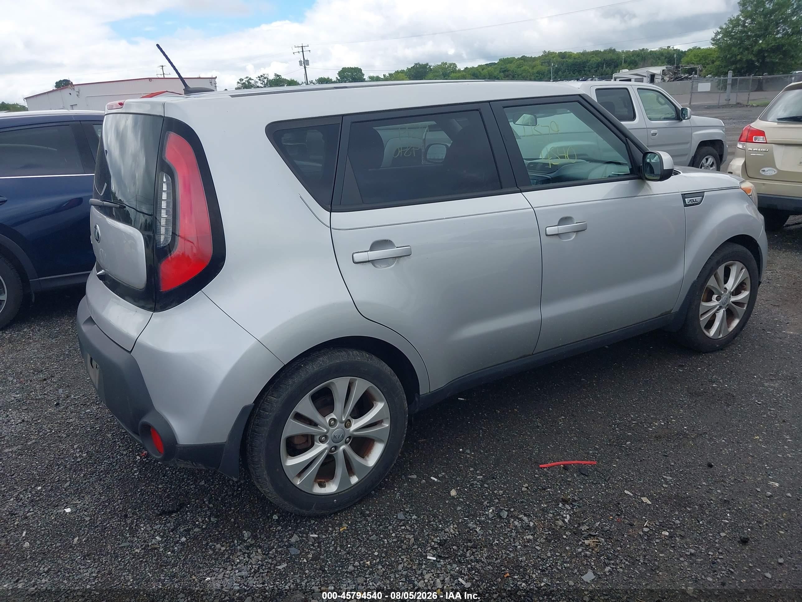 2015 Kia Soul + Silver vin: KNDJP3A56F7768593