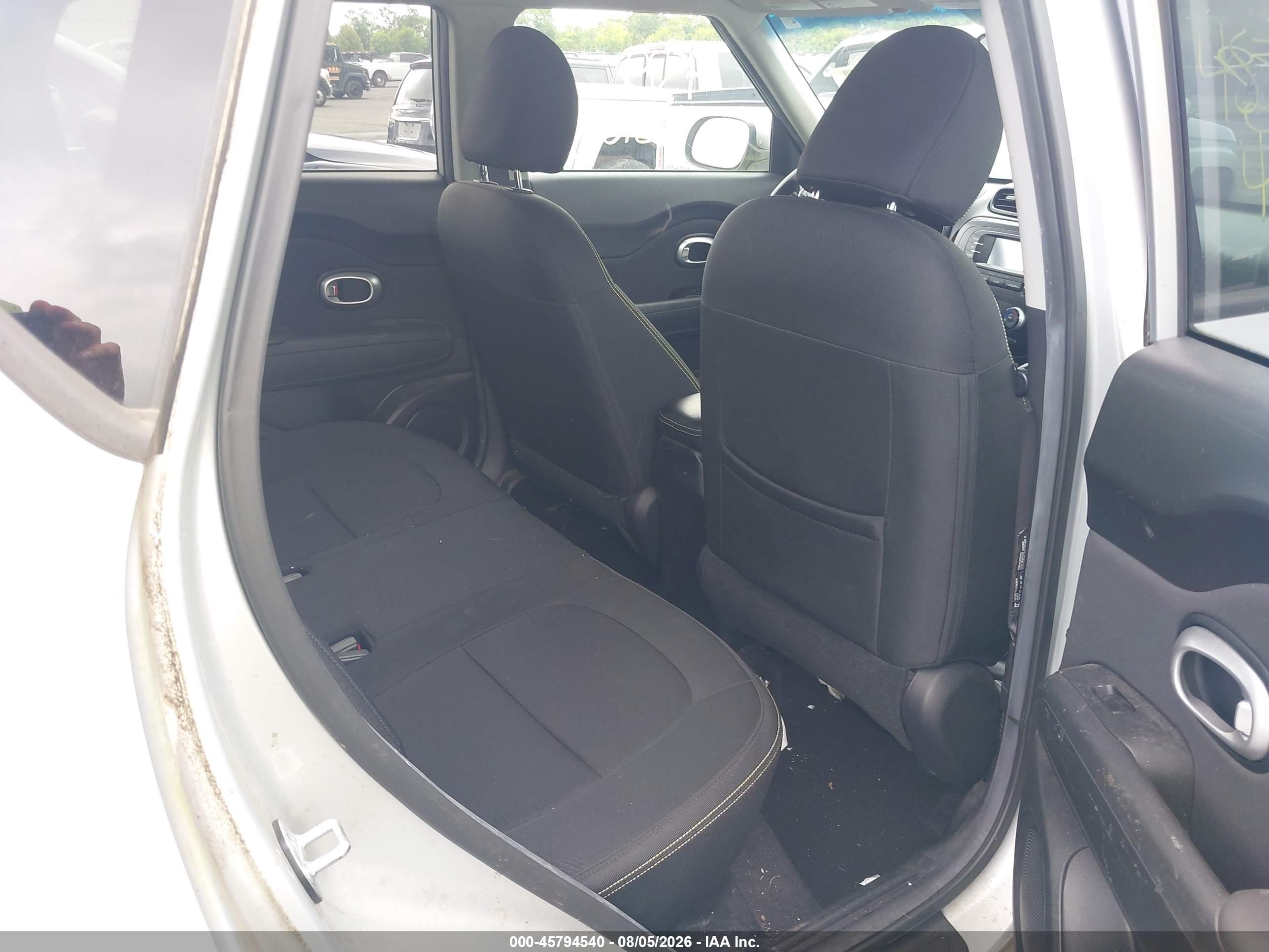 2015 Kia Soul + Silver vin: KNDJP3A56F7768593