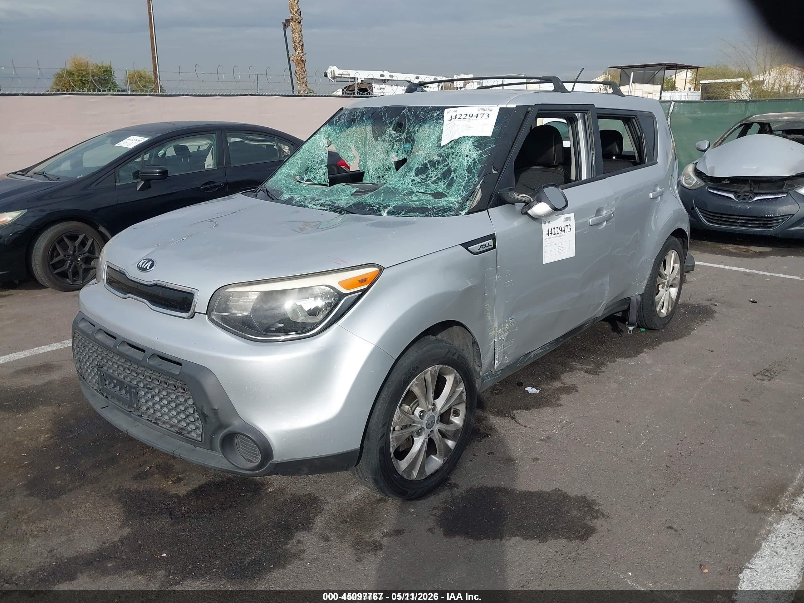 2015 Kia Soul + Серебряный vin: KNDJP3A56F7782056