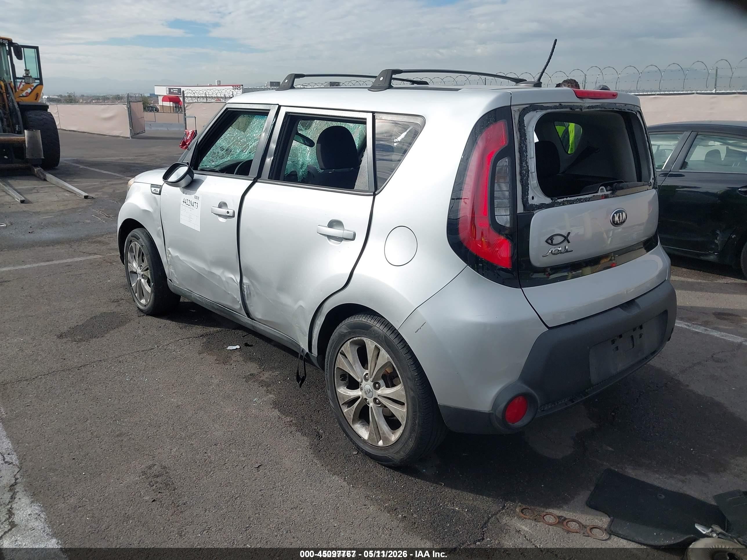 2015 Kia Soul + Серебряный vin: KNDJP3A56F7782056