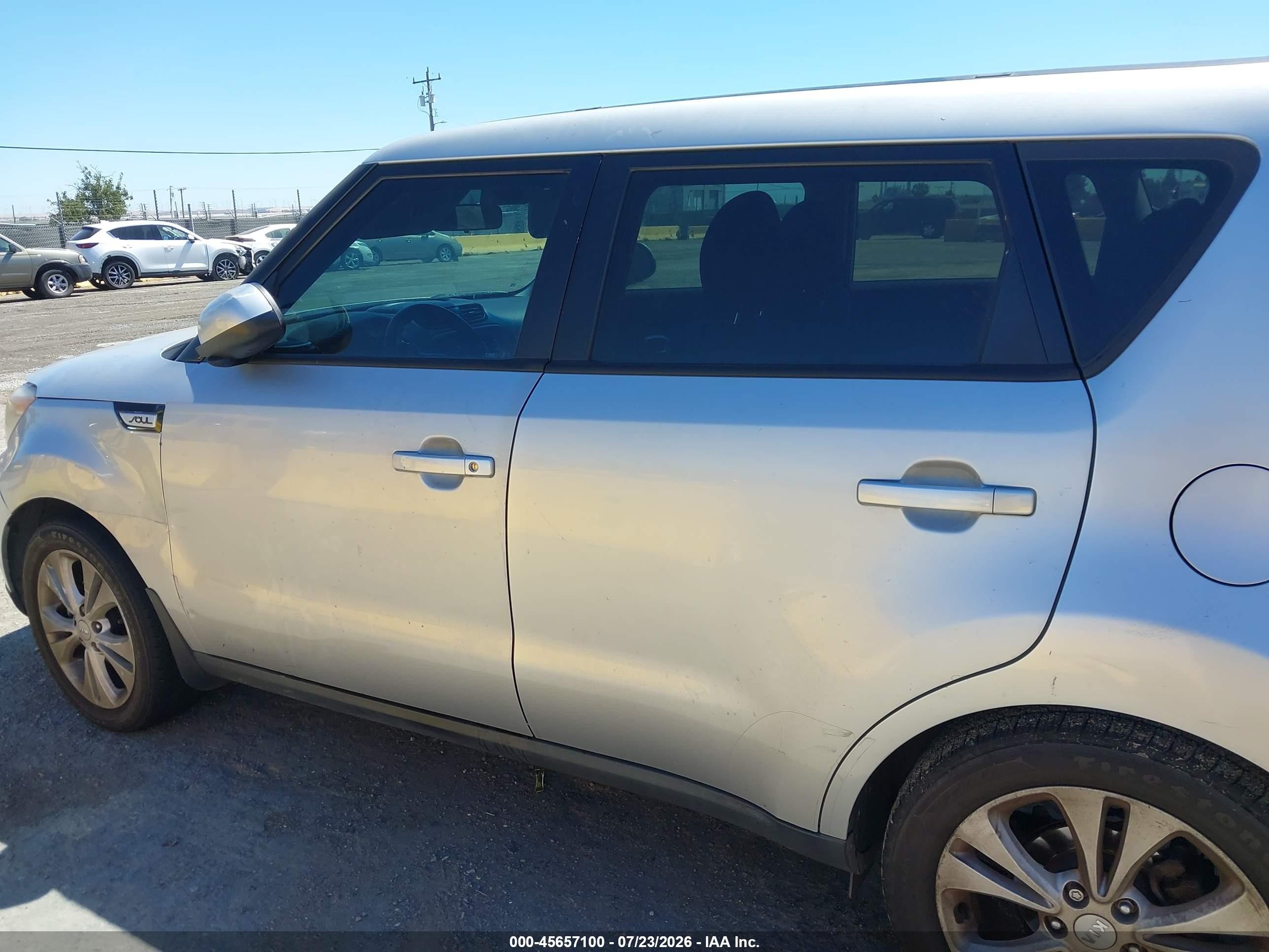 2015 Kia Soul + Серый vin: KNDJP3A56F7794904