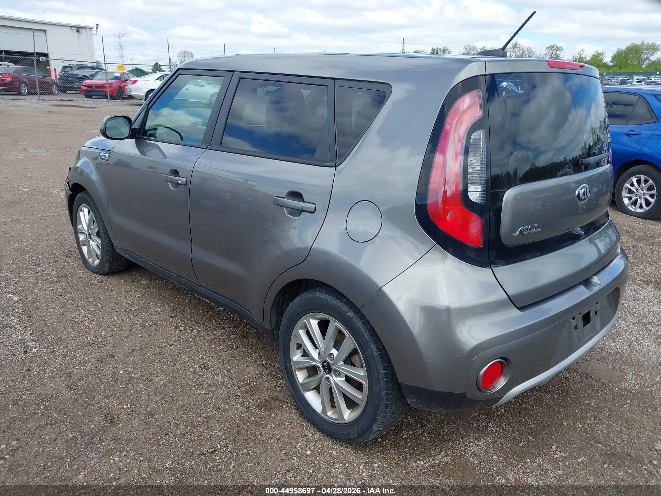 2017 Kia Soul + Gray vin: KNDJP3A56H7429481
