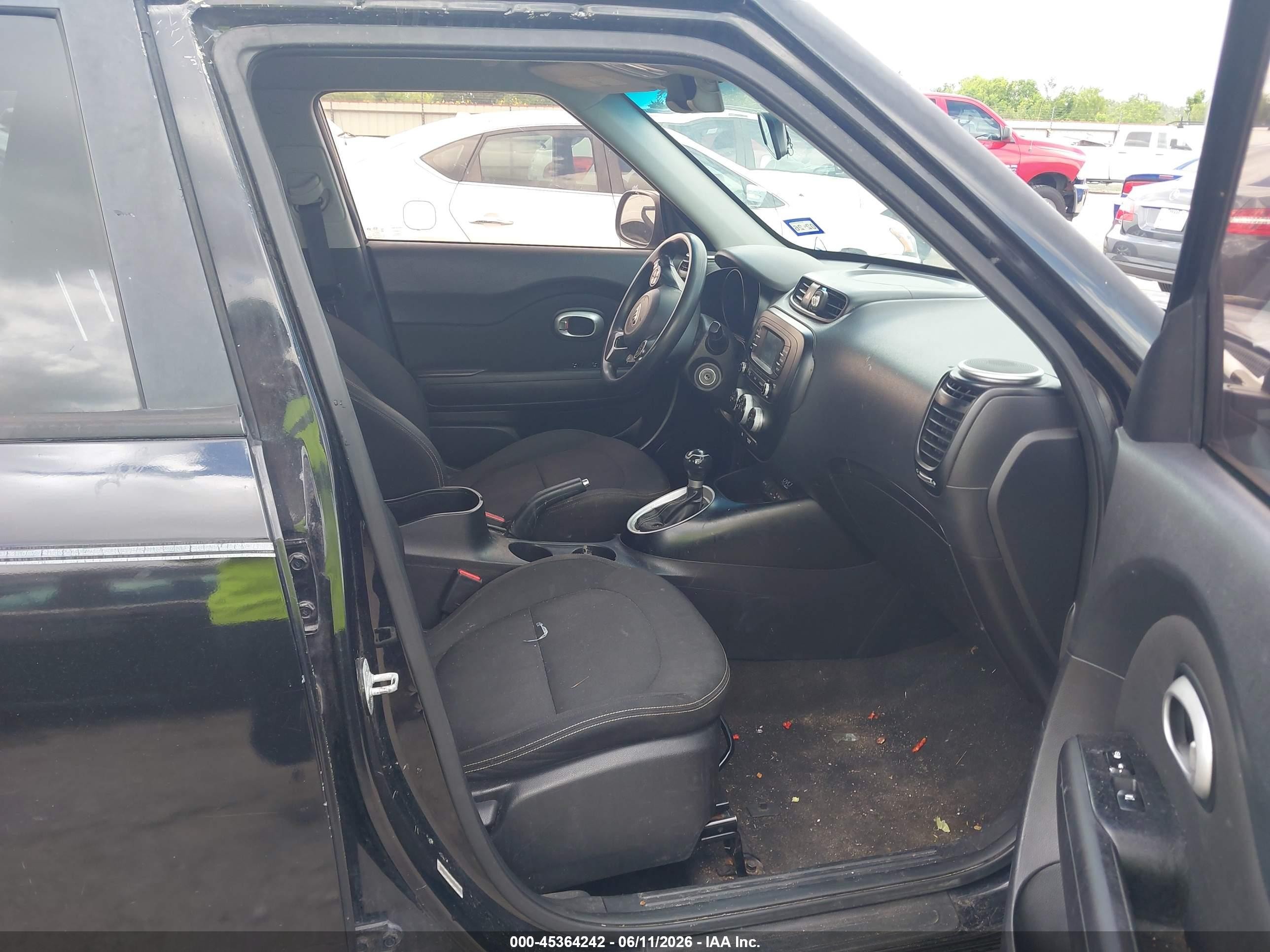 2014 Kia Soul + Black vin: KNDJP3A57E7019946