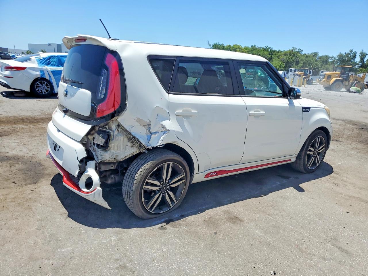 2014 Kia Soul + White vin: KNDJP3A57E7021941