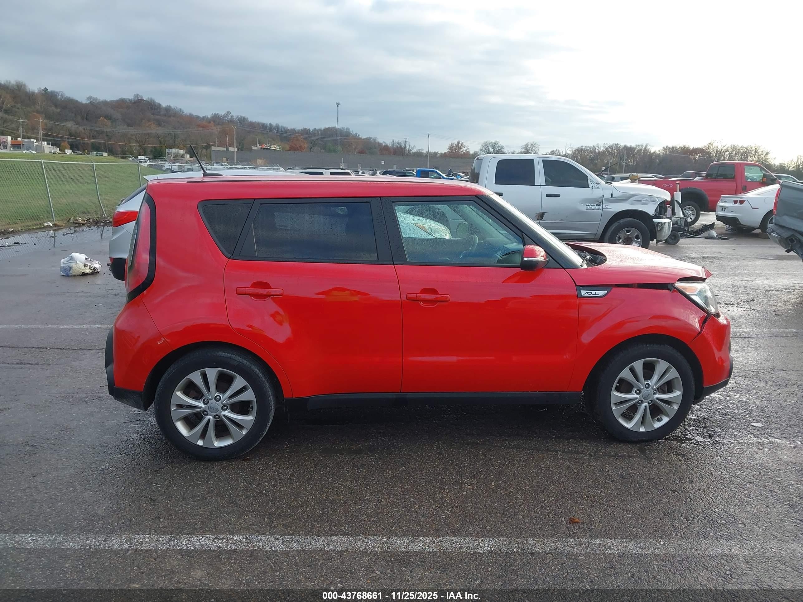 2014 Kia Soul + Красный vin: KNDJP3A57E7705792