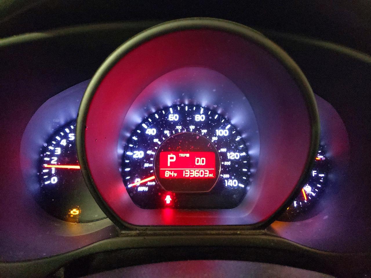 2014 Kia Soul + Красный vin: KNDJP3A57E7724567