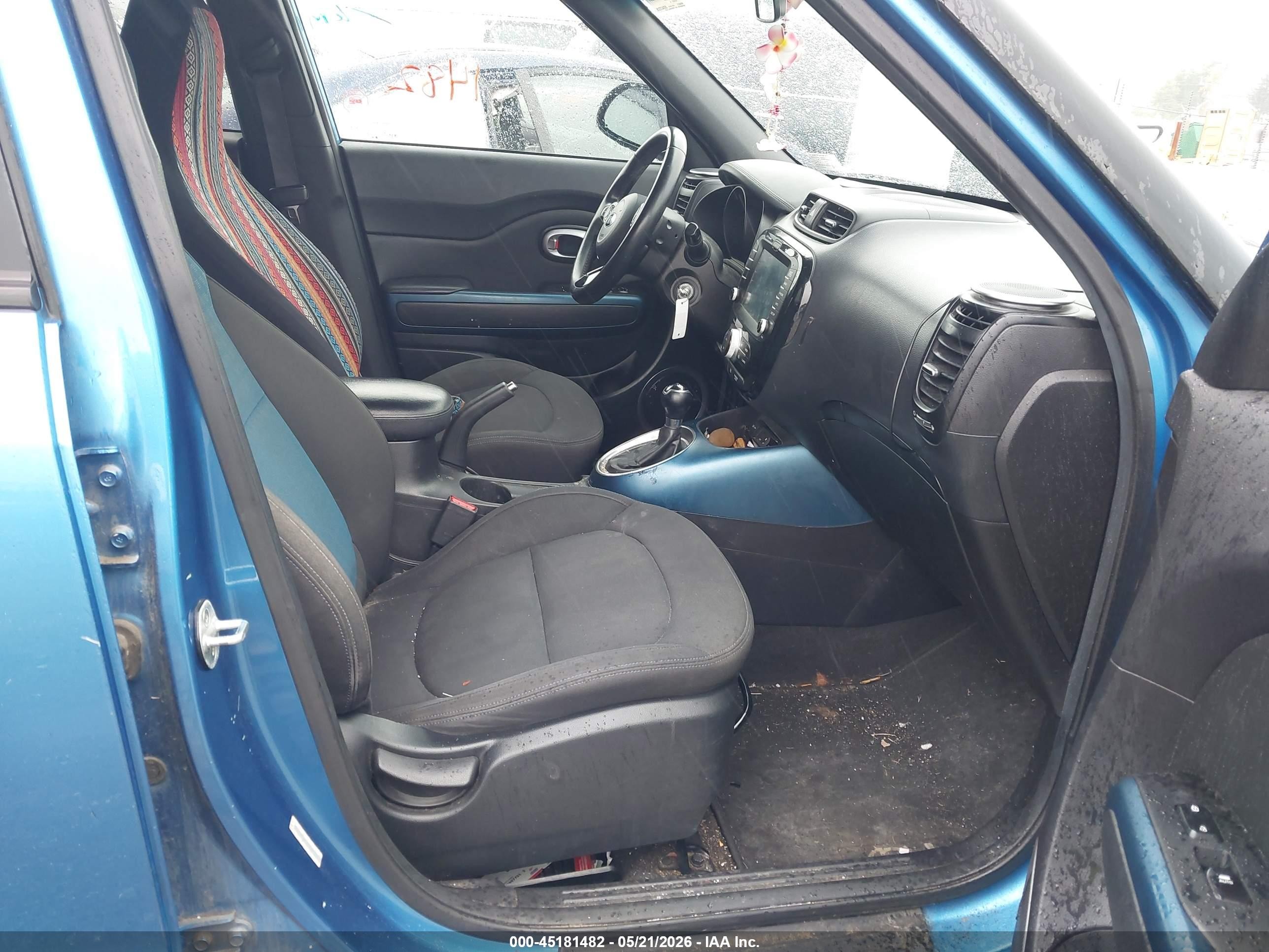 2015 Kia Soul + Blue vin: KNDJP3A57F7149291