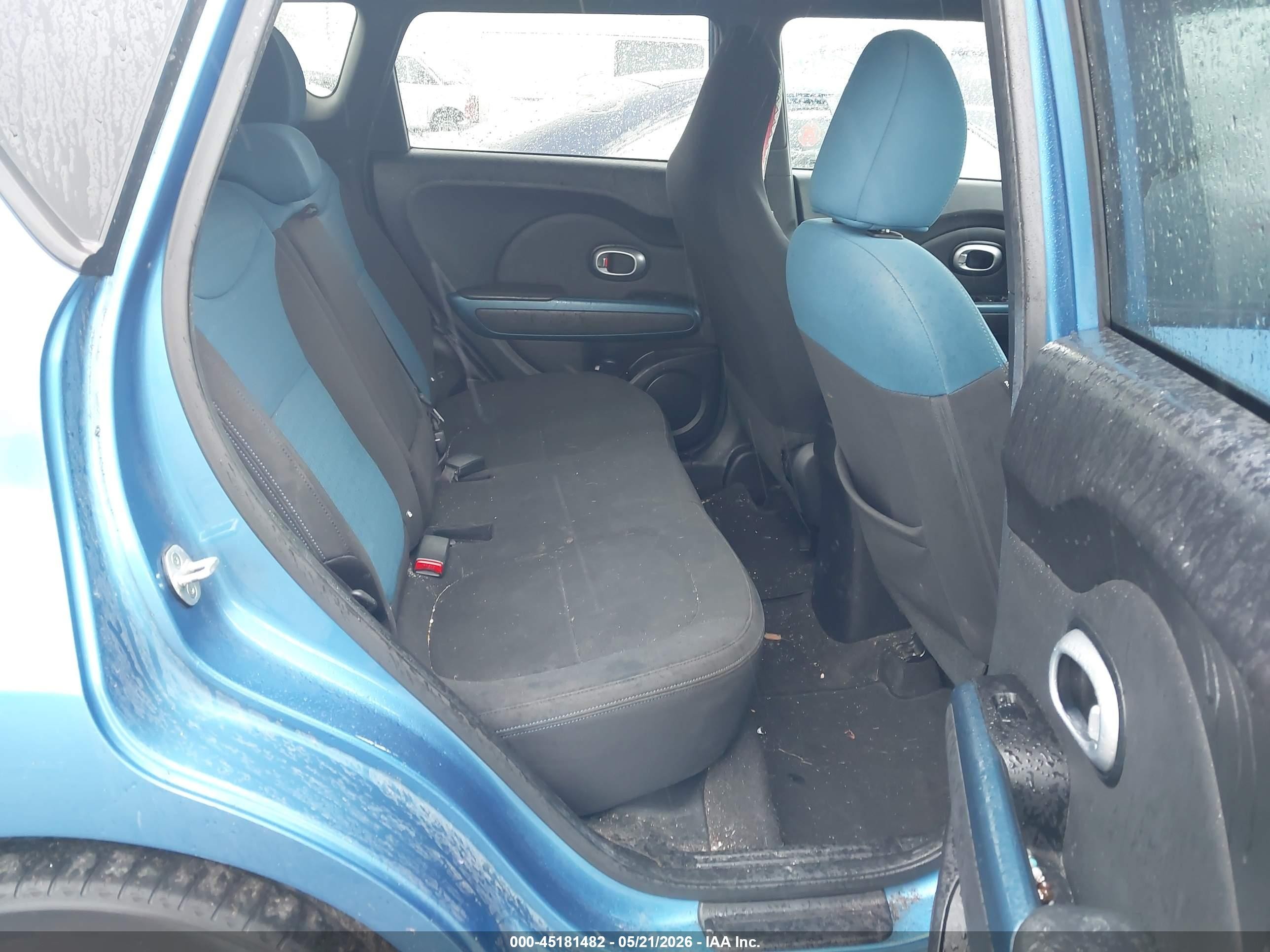 2015 Kia Soul + Blue vin: KNDJP3A57F7149291