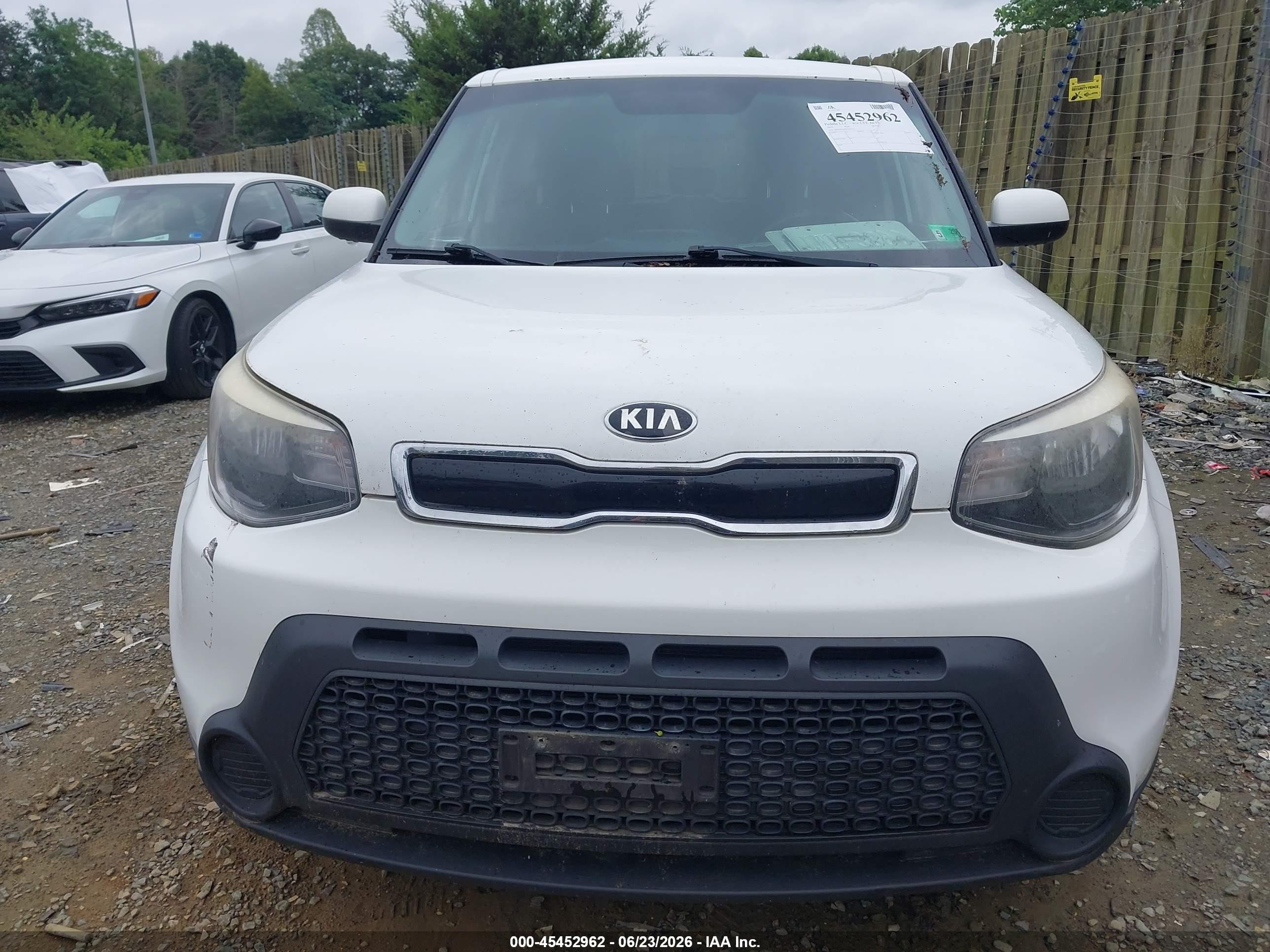 2015 Kia Soul + White vin: KNDJP3A57F7152191
