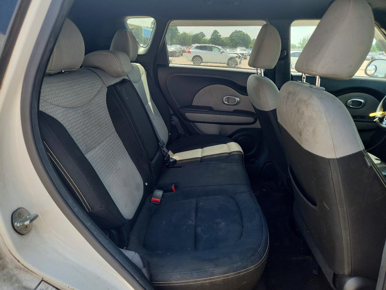 2015 Kia Soul + Белый vin: KNDJP3A57F7163255