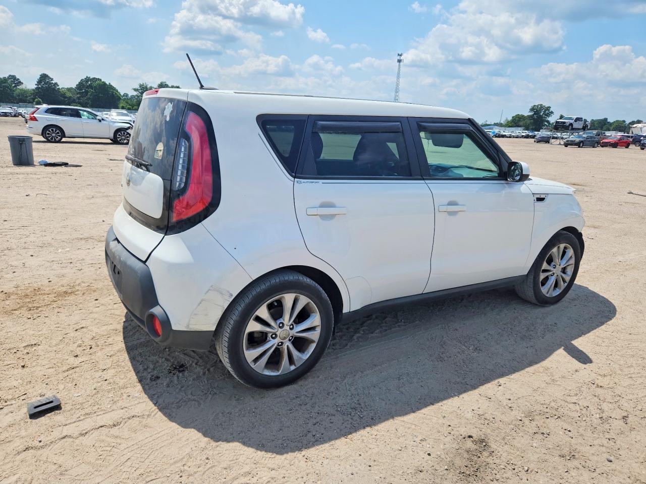 2015 Kia Soul + Белый vin: KNDJP3A57F7163255